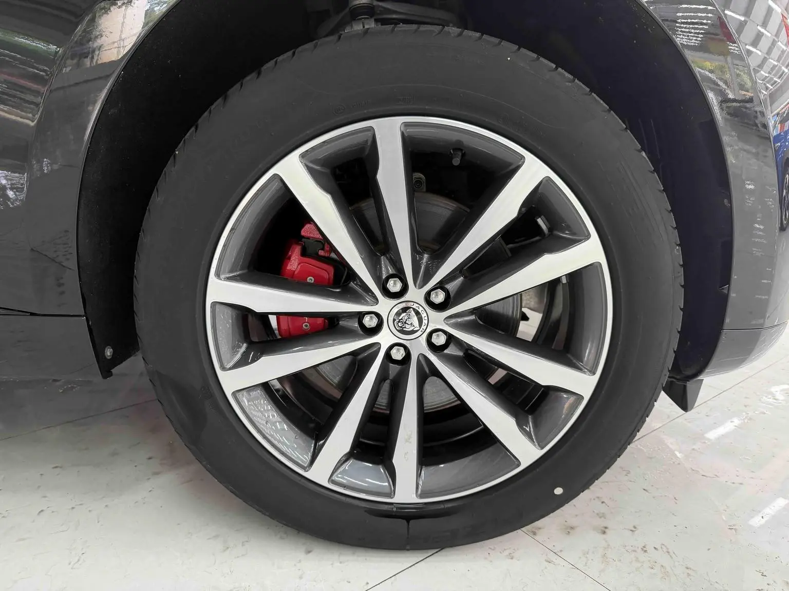 Jaguar F-PACE 2024 P250 R-Dynamic SE