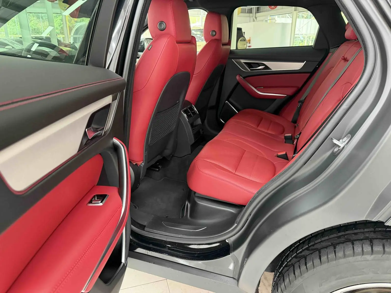 Jaguar F-PACE 2024 P250 R-Dynamic SE
