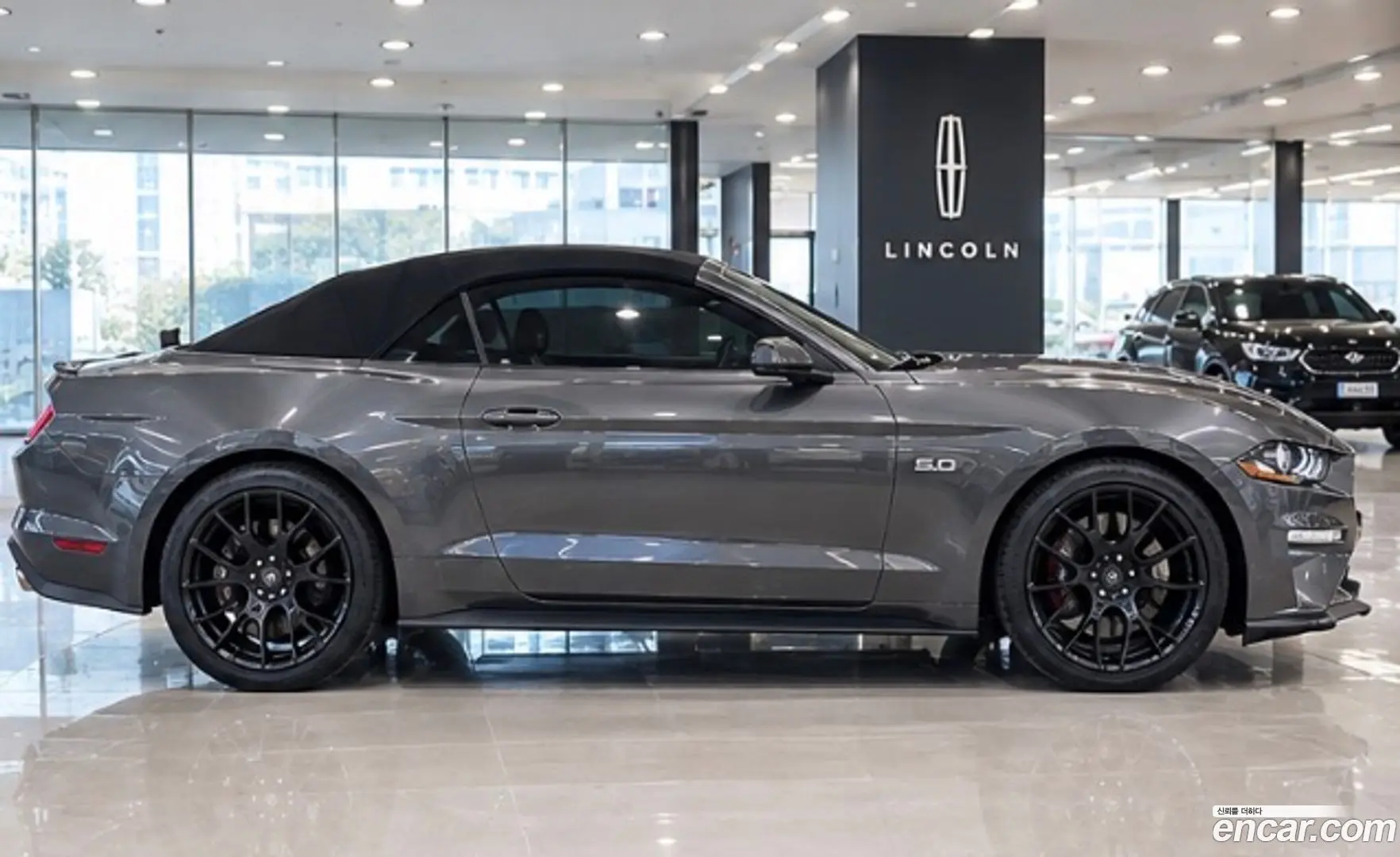 Ford Mustang Convertible