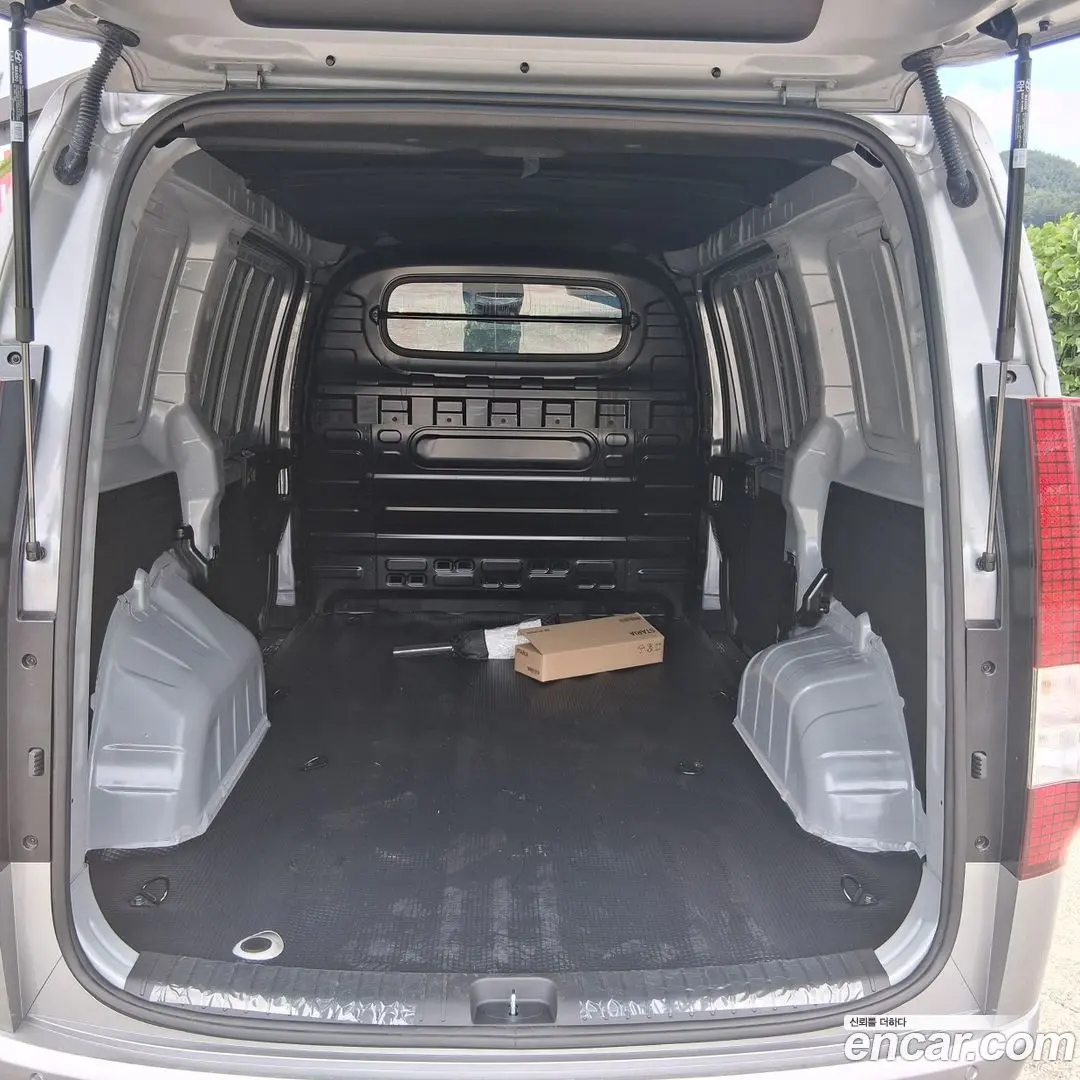 Hyundai Staria L3.5 Cargo 3-Seater