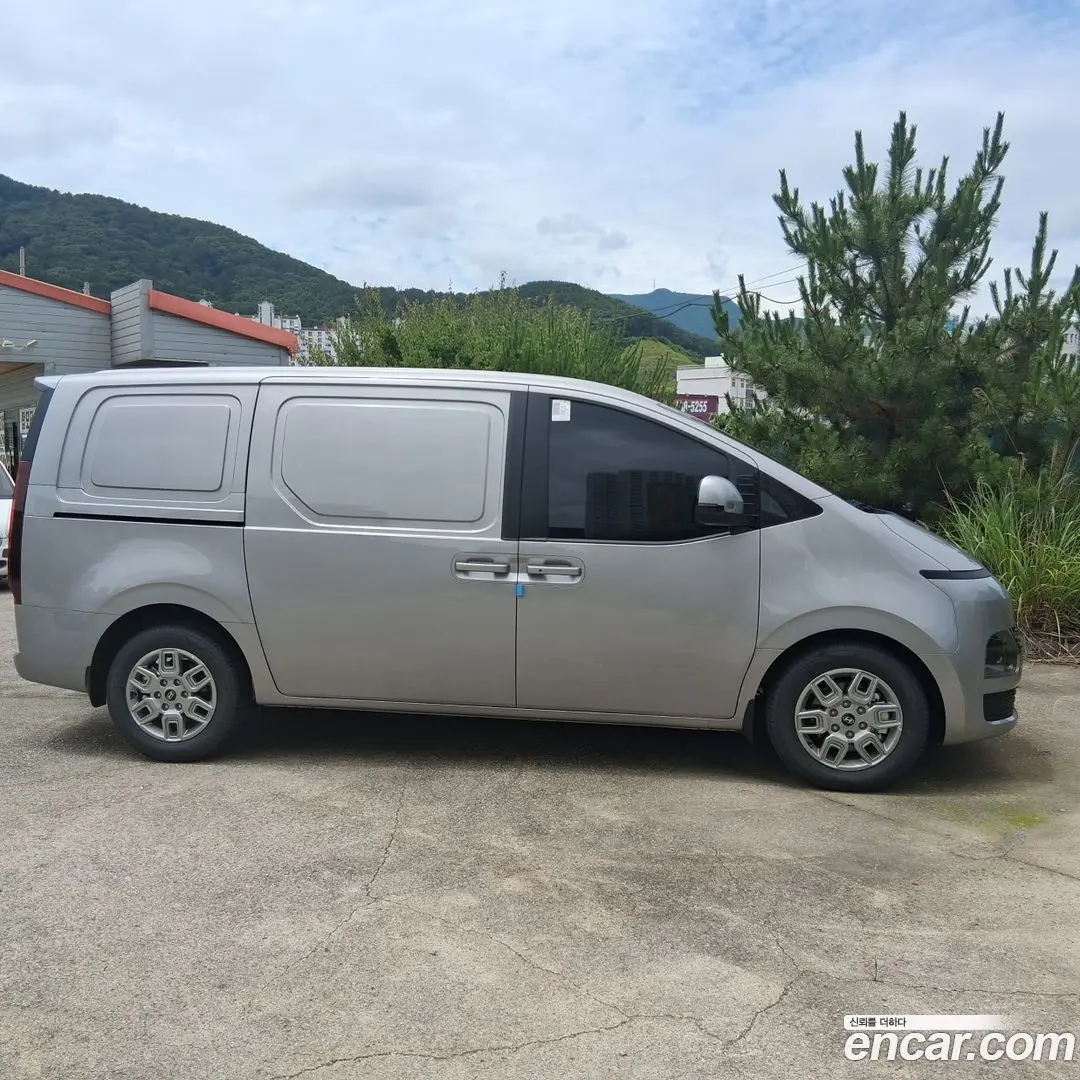 Hyundai Staria L3.5 Cargo 3-Seater