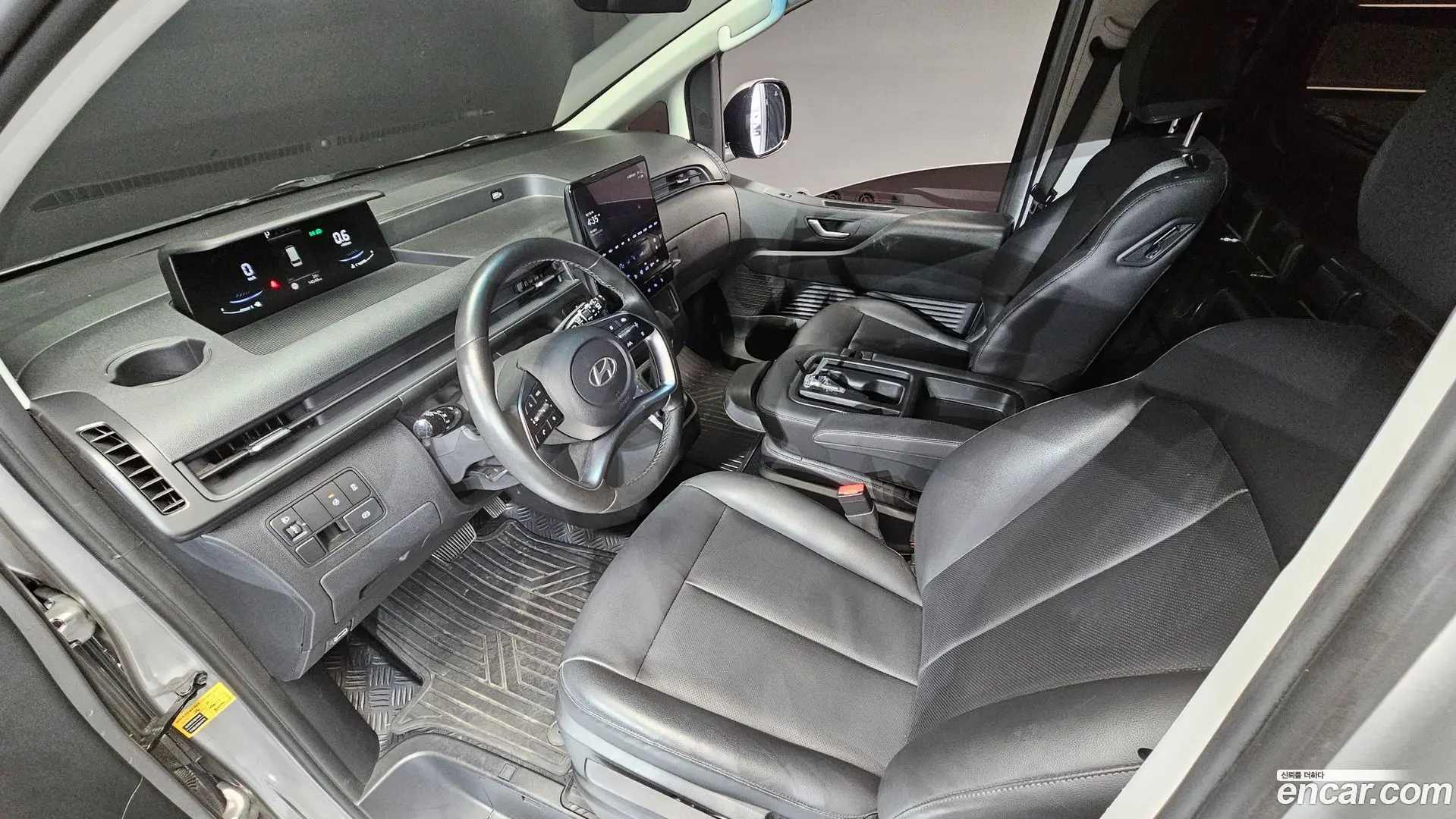 Hyundai Staria L3.5 Cargo 3-Seater