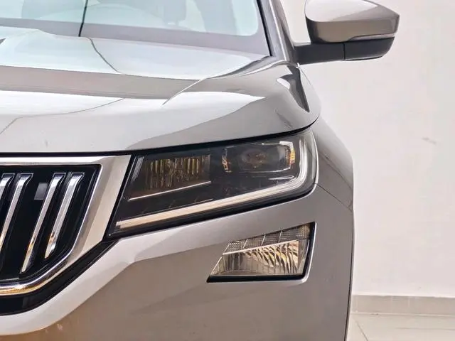 Skoda 2018 Facelift TSI330 7 seat 2WD Luxury Premium Enjoy