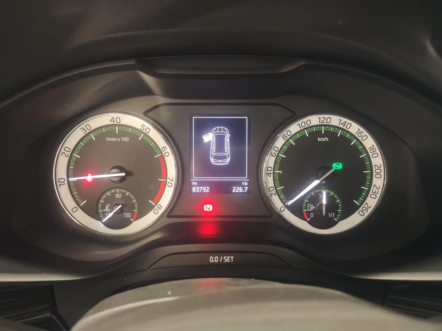 Skoda 2018 Facelift TSI330 7 seat 2WD Luxury Premium Enjoy