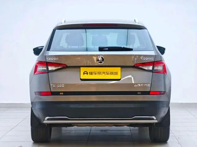 Skoda 2018 Facelift TSI330 7 seat 2WD Luxury Premium Enjoy