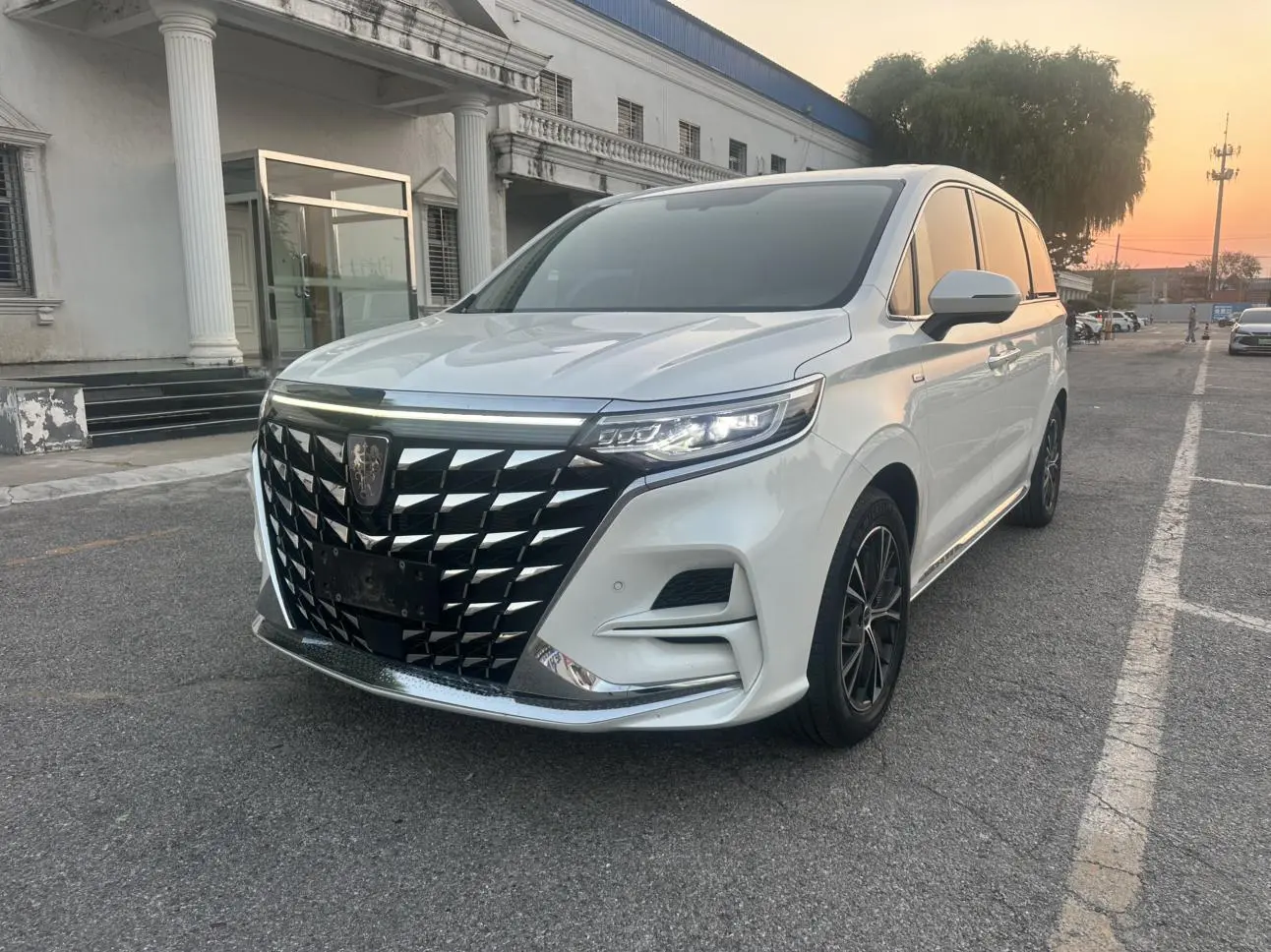 Roewe iMAX8 2023 400TGI Premium Plus