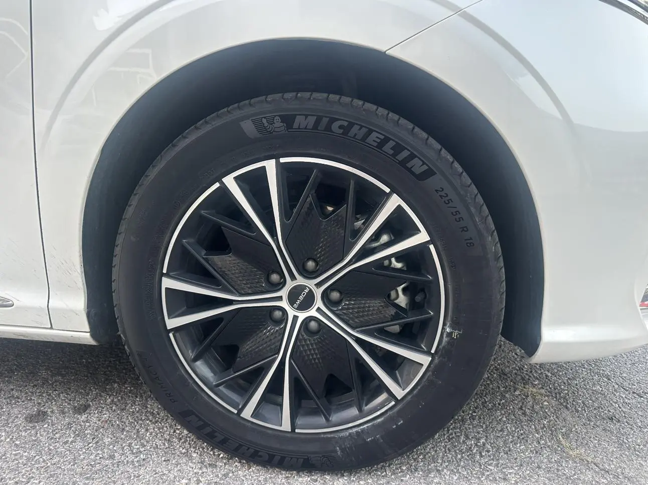 Roewe iMAX8 2023 400TGI Premium Plus