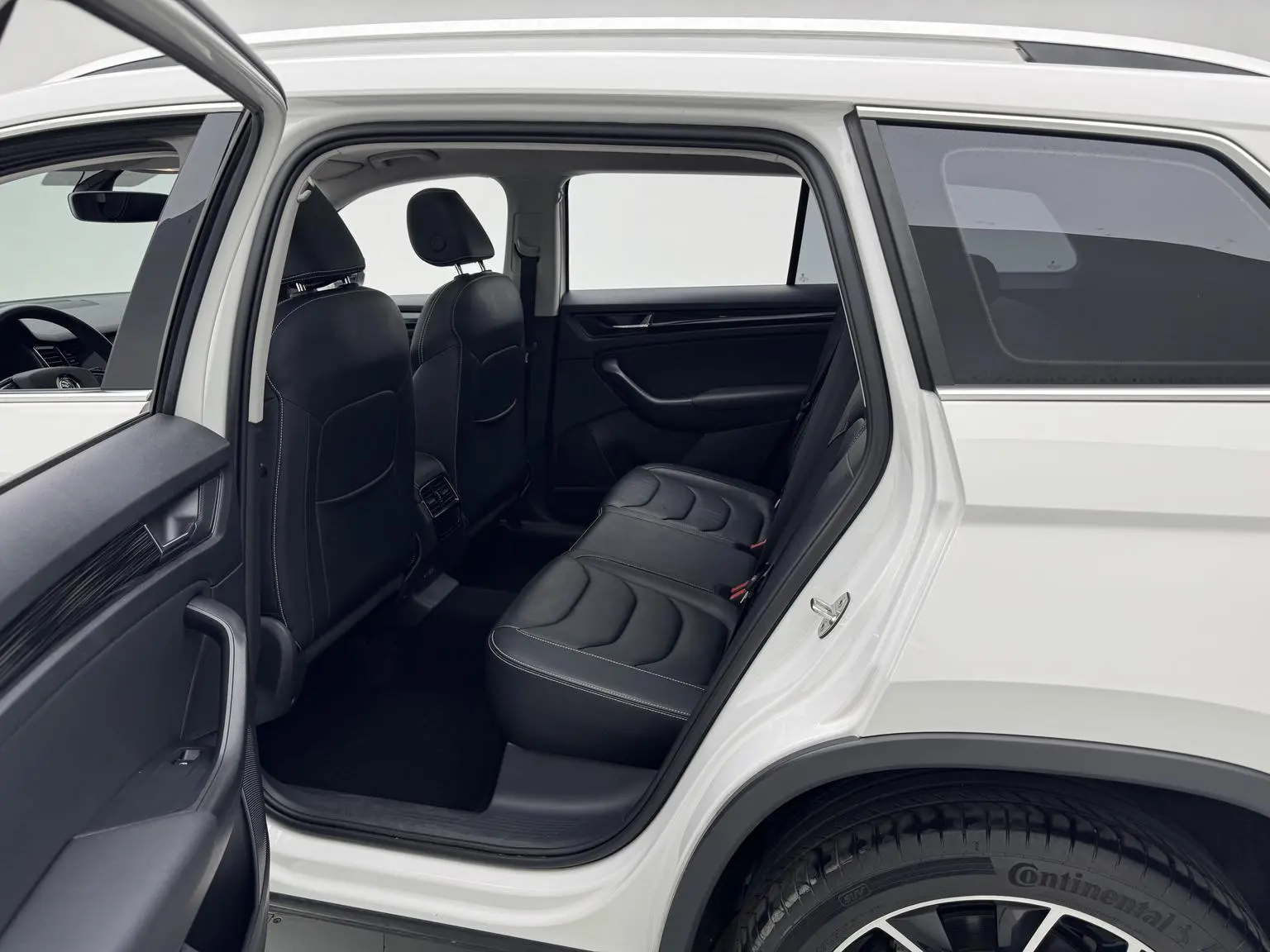 Skoda 2021 TSI330 5 seat 2WD Luxury Premium Enjoy