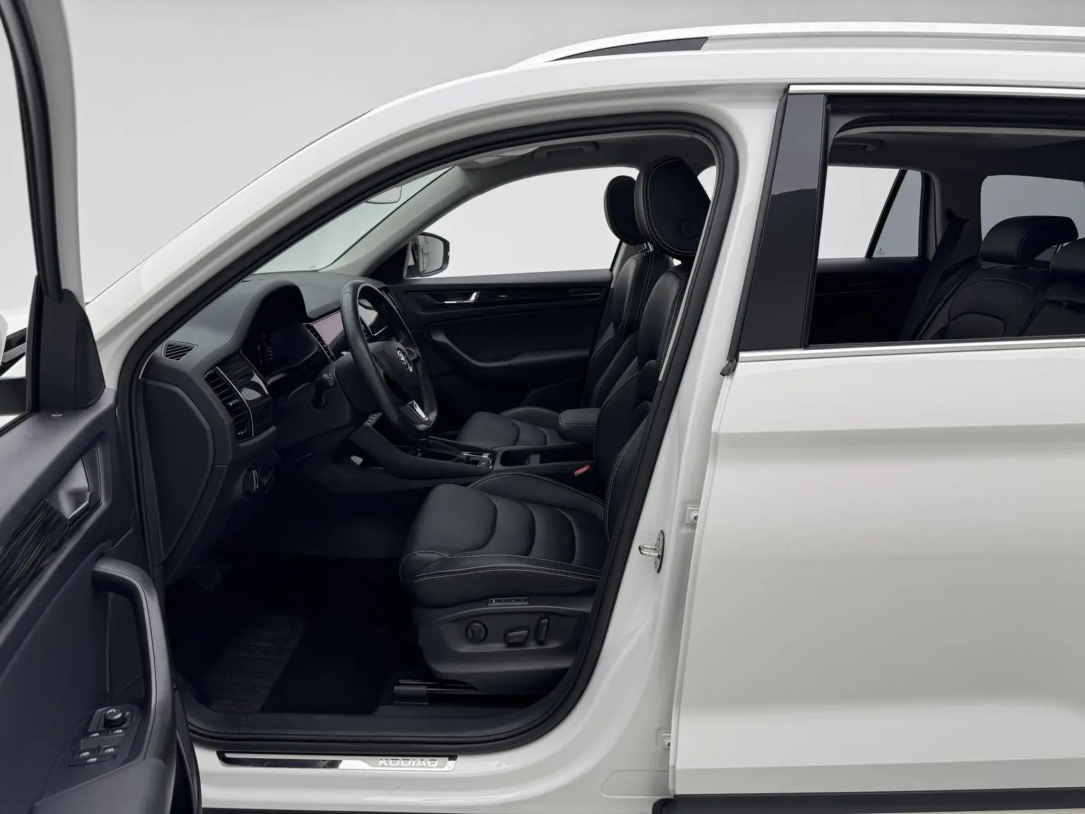 Skoda 2021 TSI330 5 seat 2WD Luxury Premium Enjoy