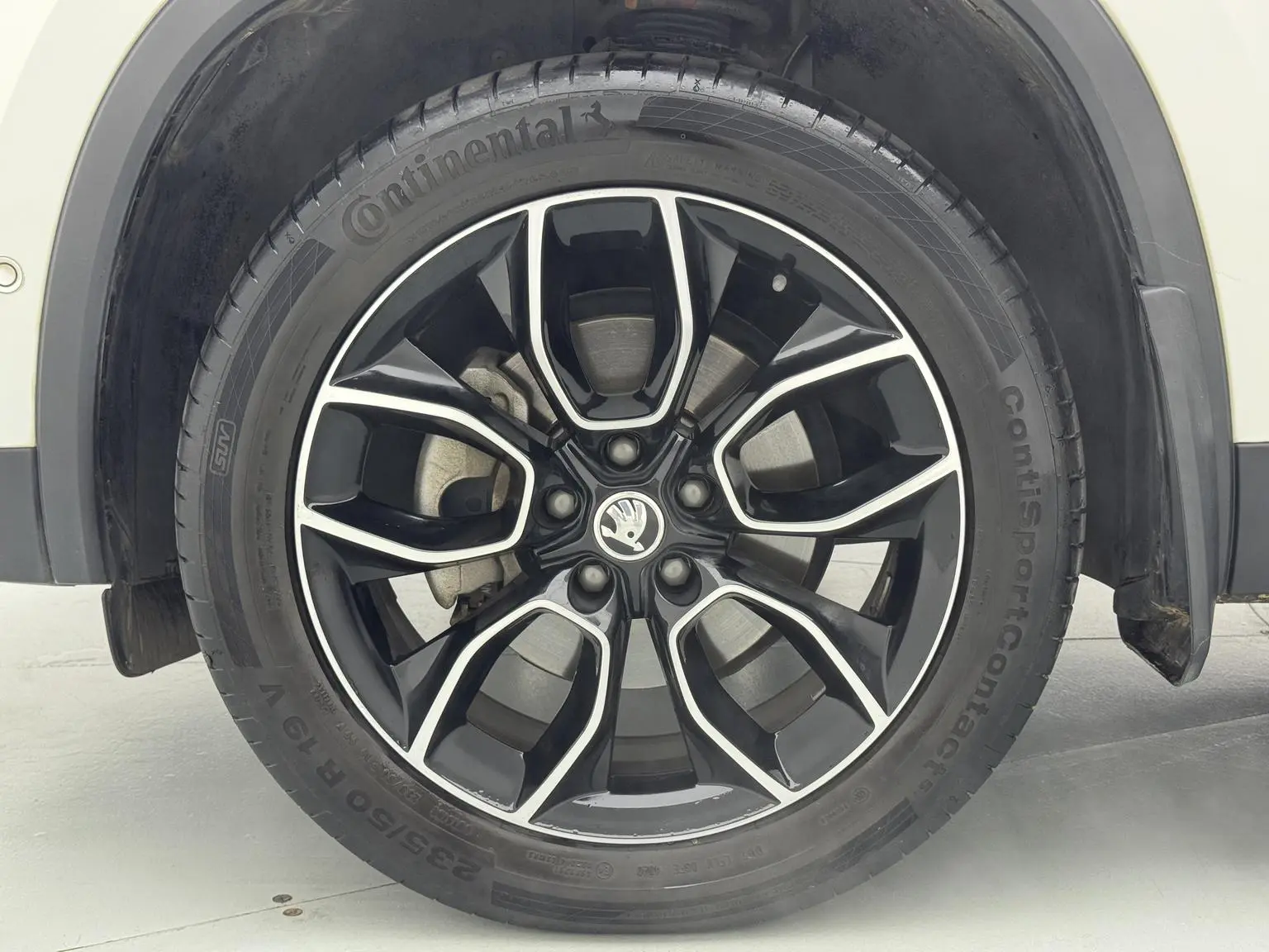 Skoda 2021 TSI330 5 seat 2WD Luxury Premium Enjoy