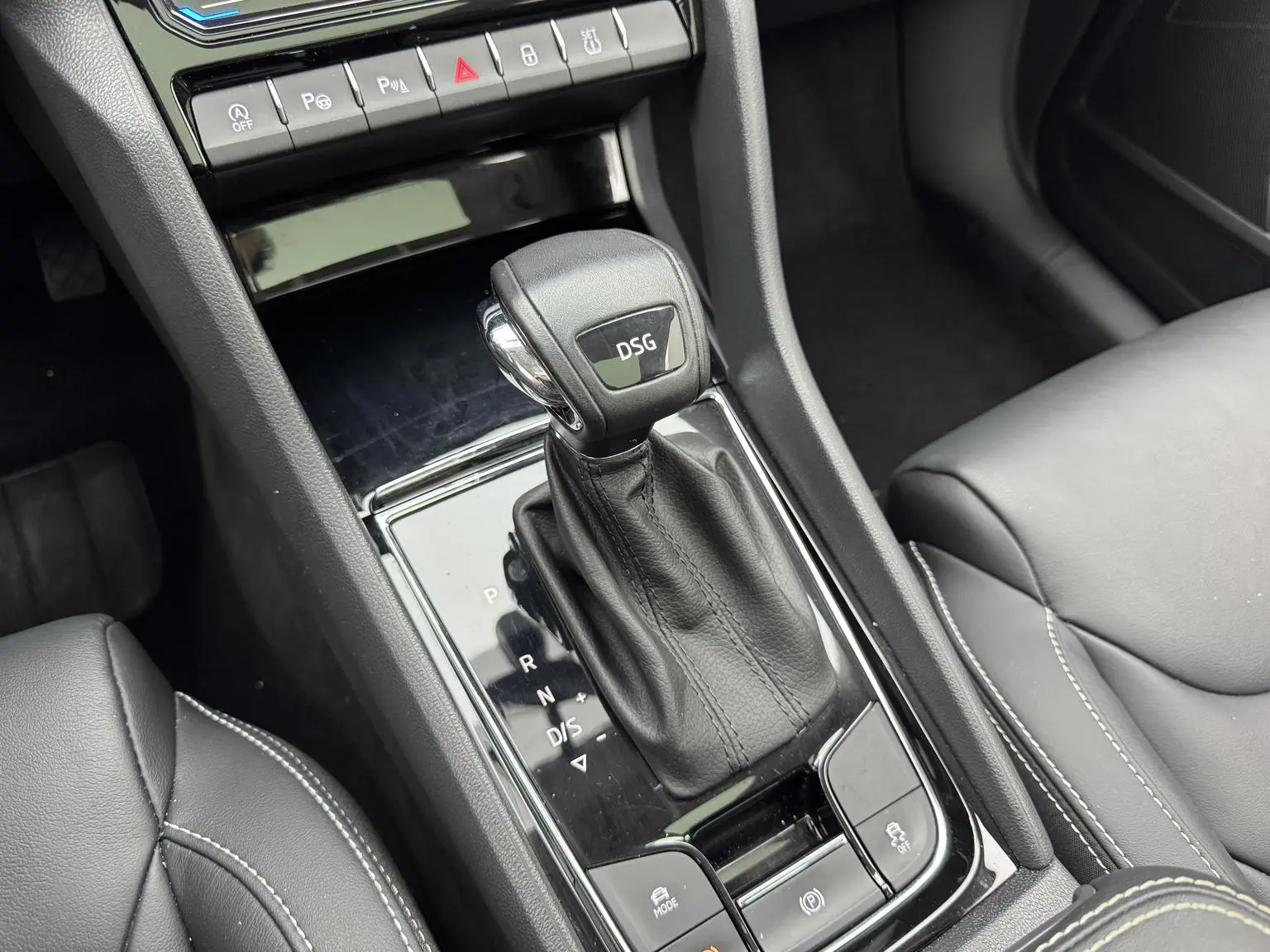 Skoda 2021 TSI330 5 seat 2WD Luxury Premium Enjoy