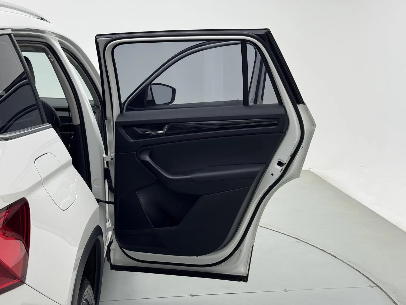 Skoda 2021 TSI330 5 seat 2WD Luxury Premium Enjoy