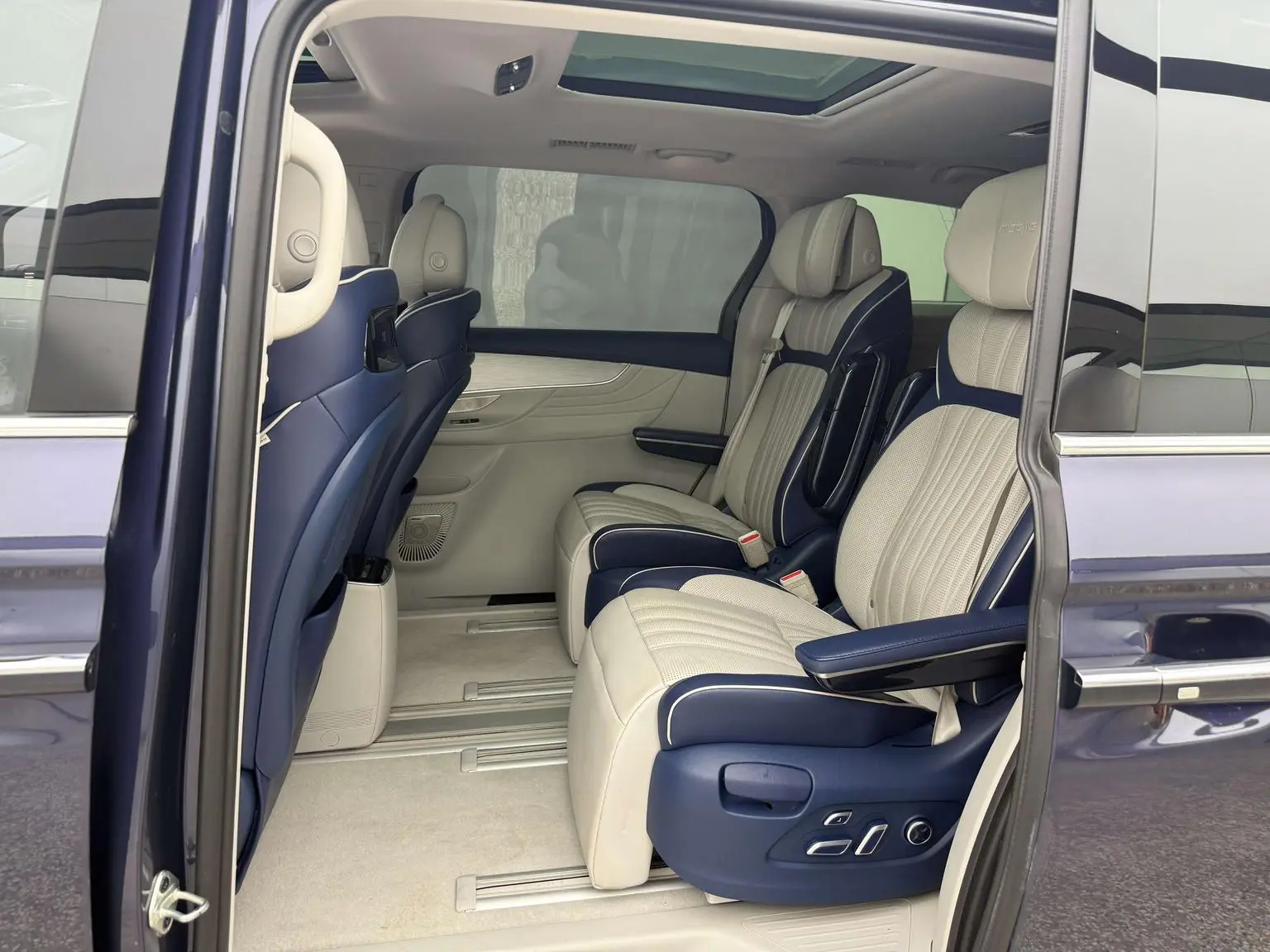 Roewe iMAX8 2021 400TGI Supreme Series Supreme