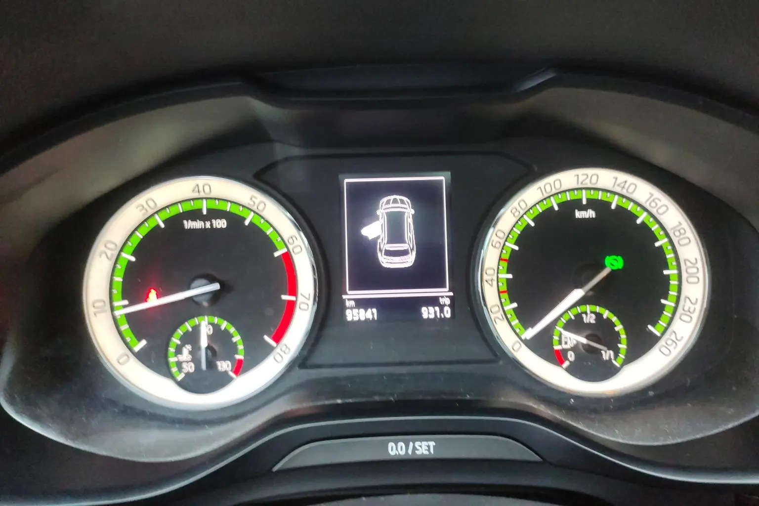 Skoda 2018 TSI330 5 seat 2WD Luxury Premium Enjoy