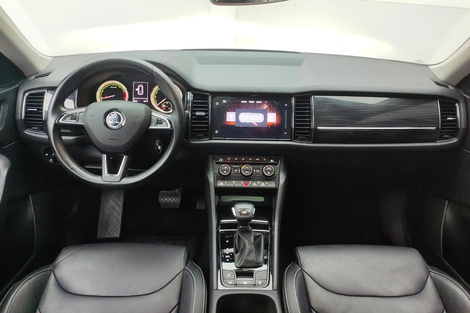 Skoda 2018 TSI330 5 seat 2WD Luxury Premium Enjoy