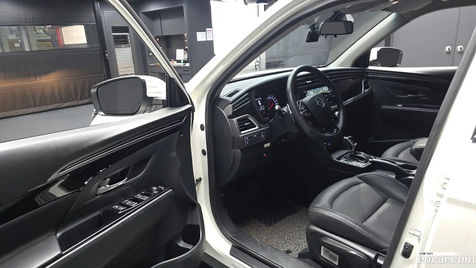 KG Mobility KORANDO Gasoline 1.5 2WD C5