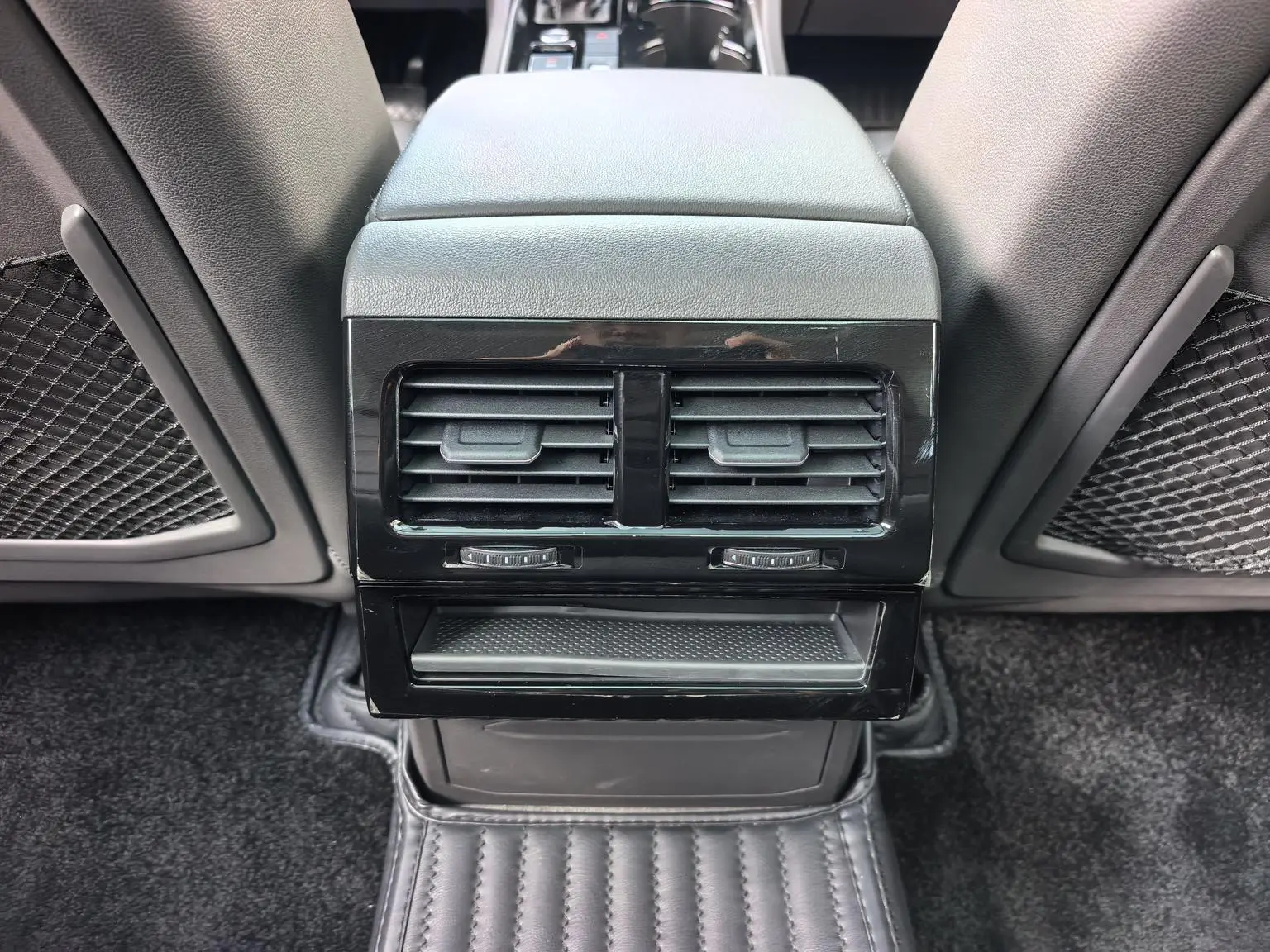 Volkswagen Touareg 2019 2.0TSI Sharp China VI