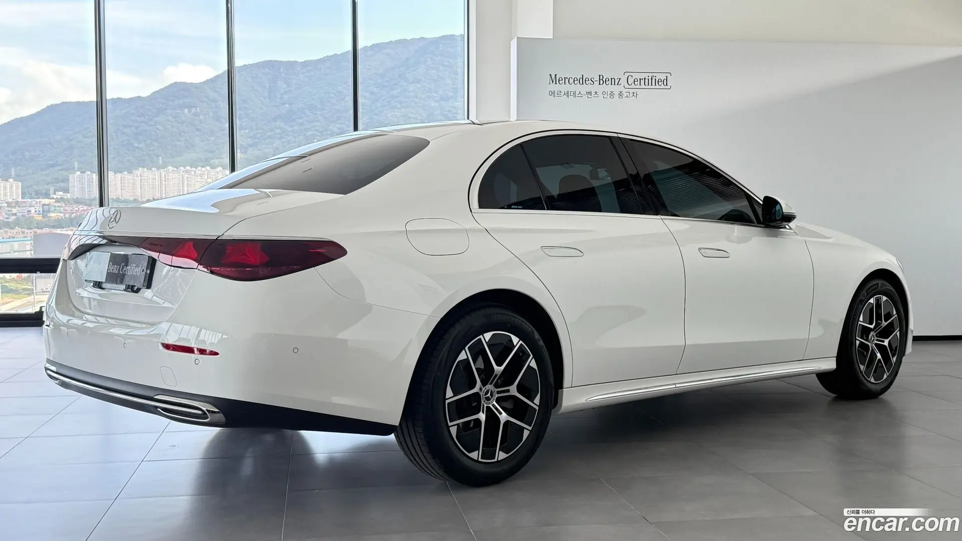 Mercedes-Benz E-Class E200 Exclusive
