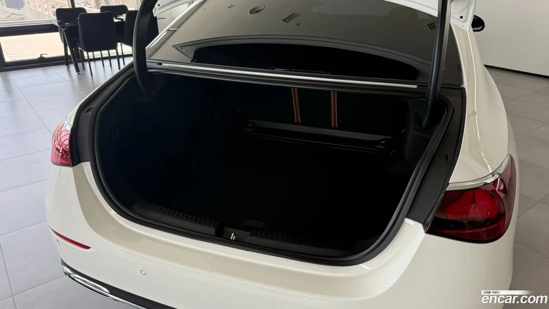 Mercedes-Benz E-Class E200 Exclusive