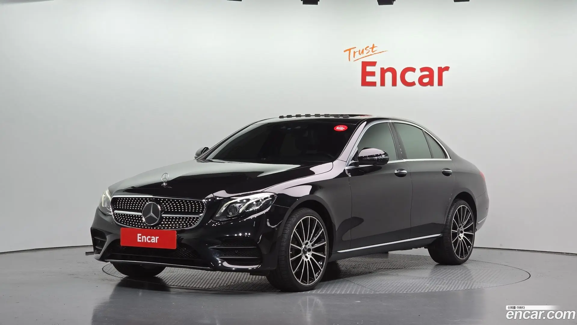 Mercedes-Benz E-Class E300 4MATIC Exclusive 2016