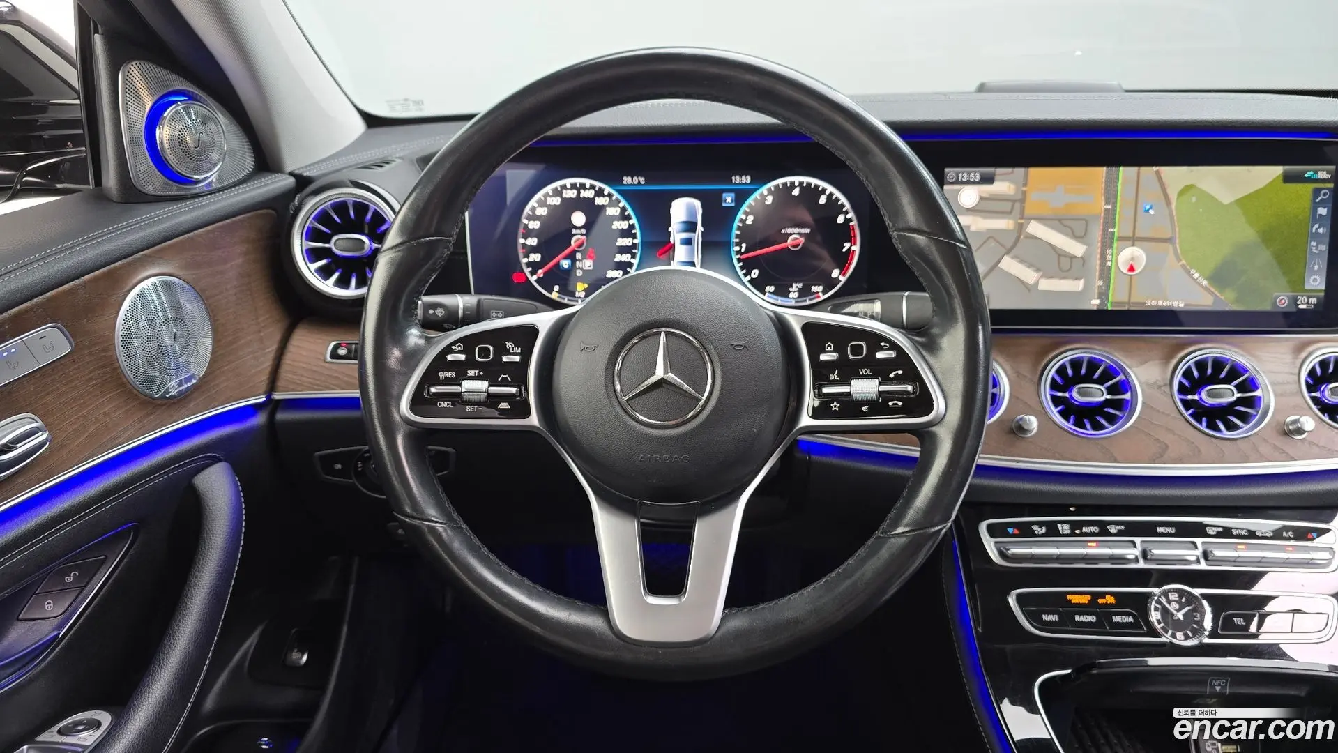 Mercedes-Benz E-Class E300 4MATIC Exclusive 2016
