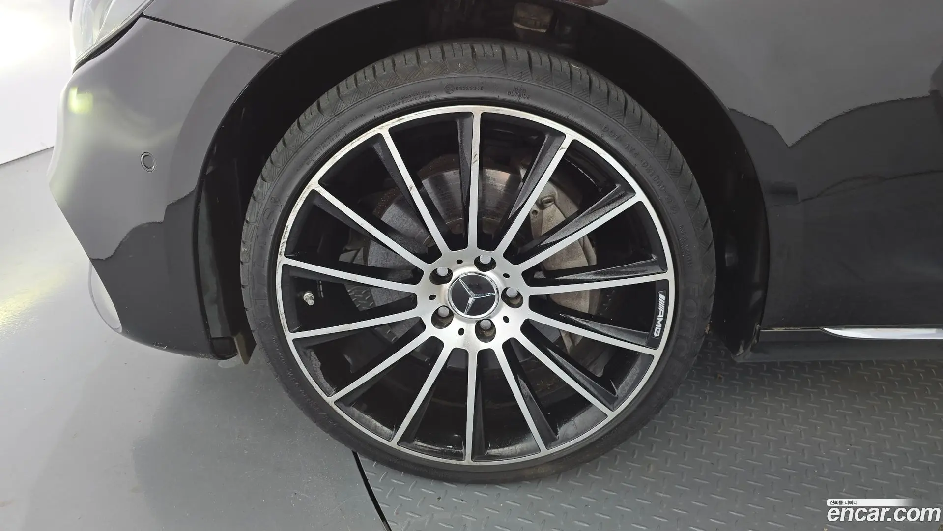Mercedes-Benz E-Class E300 4MATIC Exclusive 2016