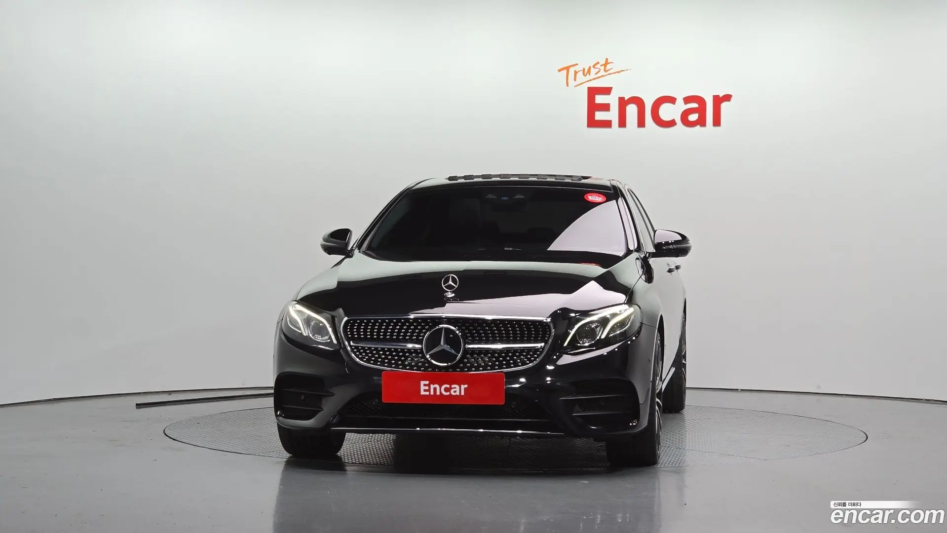 Mercedes-Benz E-Class E300 4MATIC Exclusive 2016