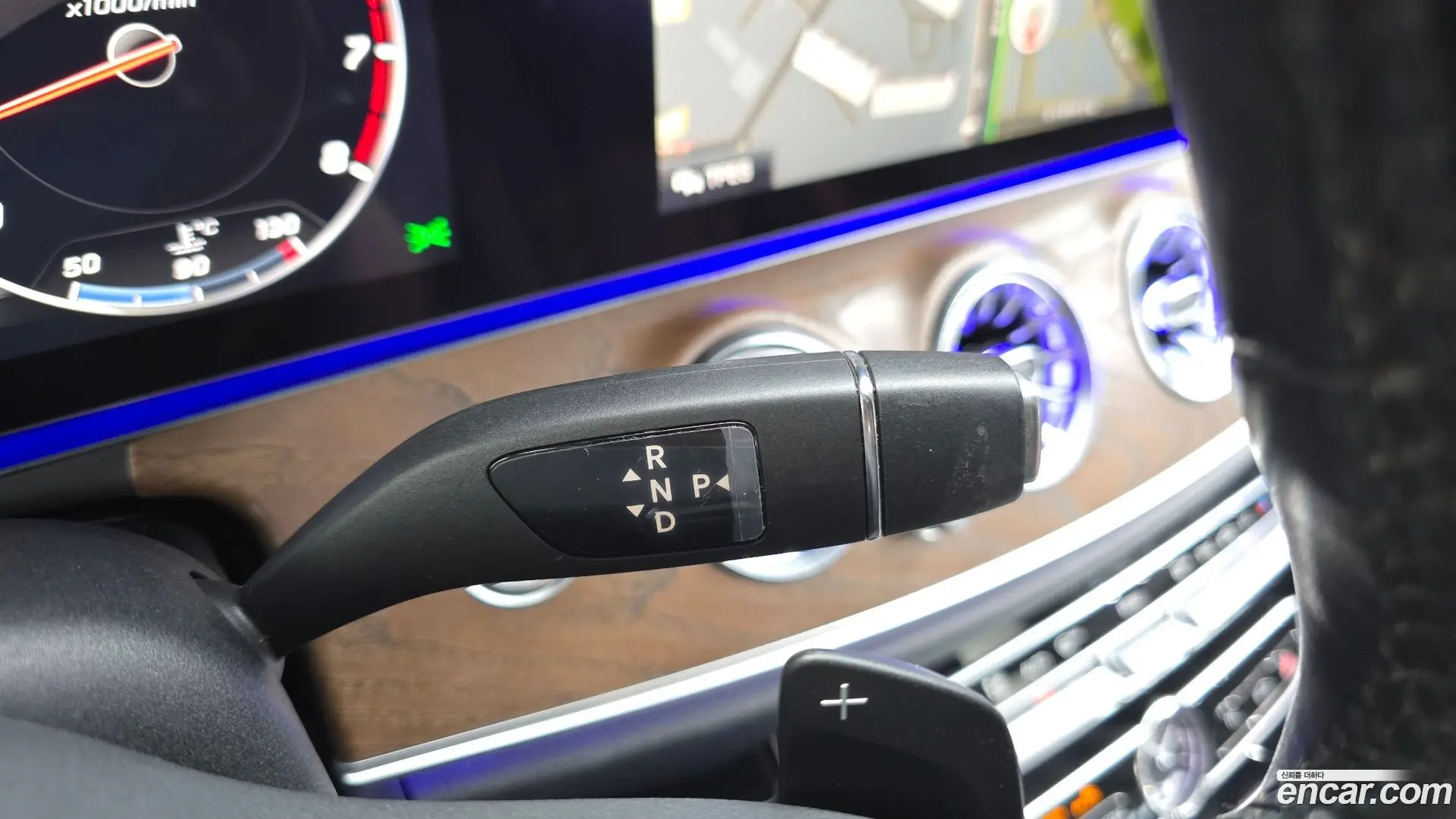 Mercedes-Benz E-Class E300 4MATIC Exclusive 2016