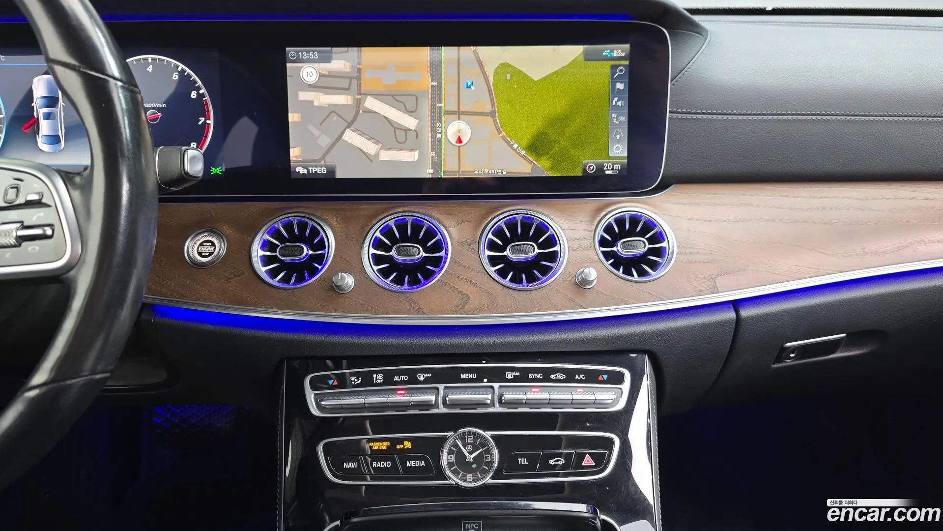 Mercedes-Benz E-Class E300 4MATIC Exclusive 2016