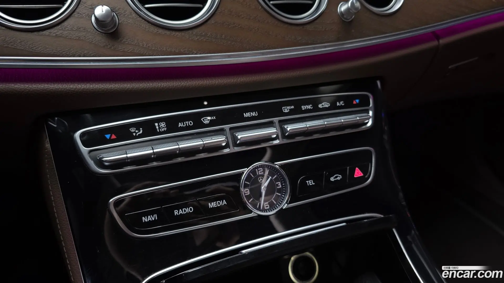 Mercedes-Benz E-Class E300 4MATIC Exclusive 2016