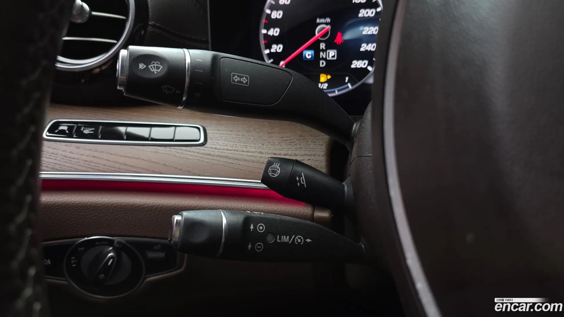 Mercedes-Benz E-Class E300 4MATIC Exclusive 2016
