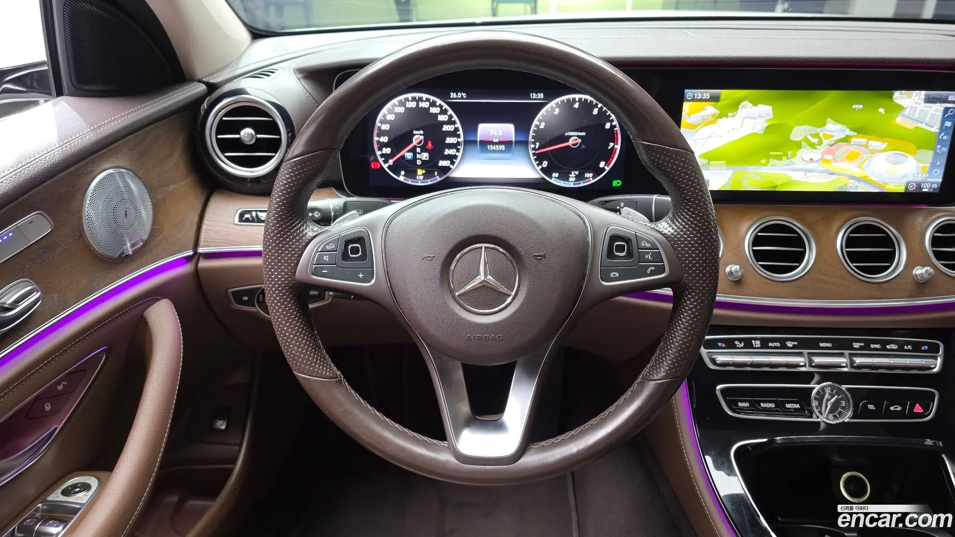 Mercedes-Benz E-Class E300 4MATIC Exclusive 2016