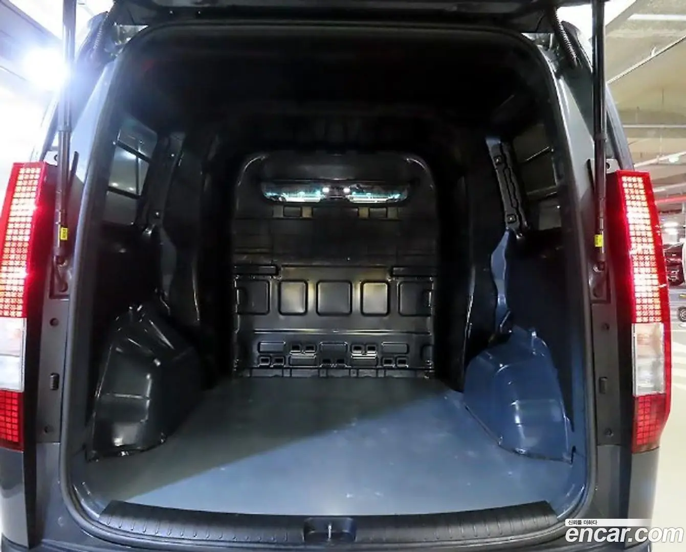 Hyundai Staria Cargo 5-Seater 2022