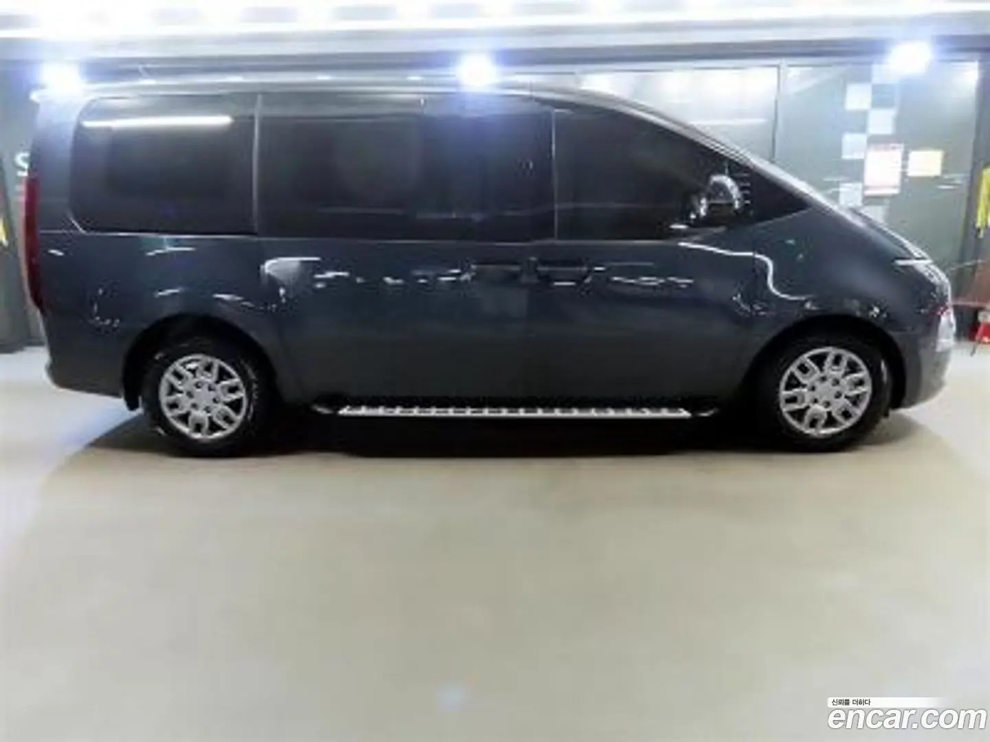 Hyundai Staria Cargo 5-Seater 2022