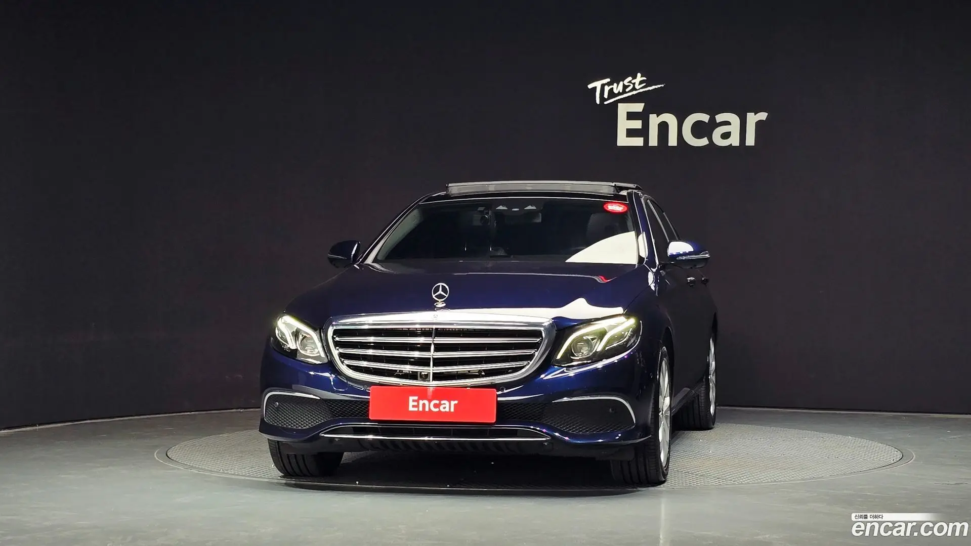 Mercedes-Benz E-Class E300 4MATIC Exclusive 2016