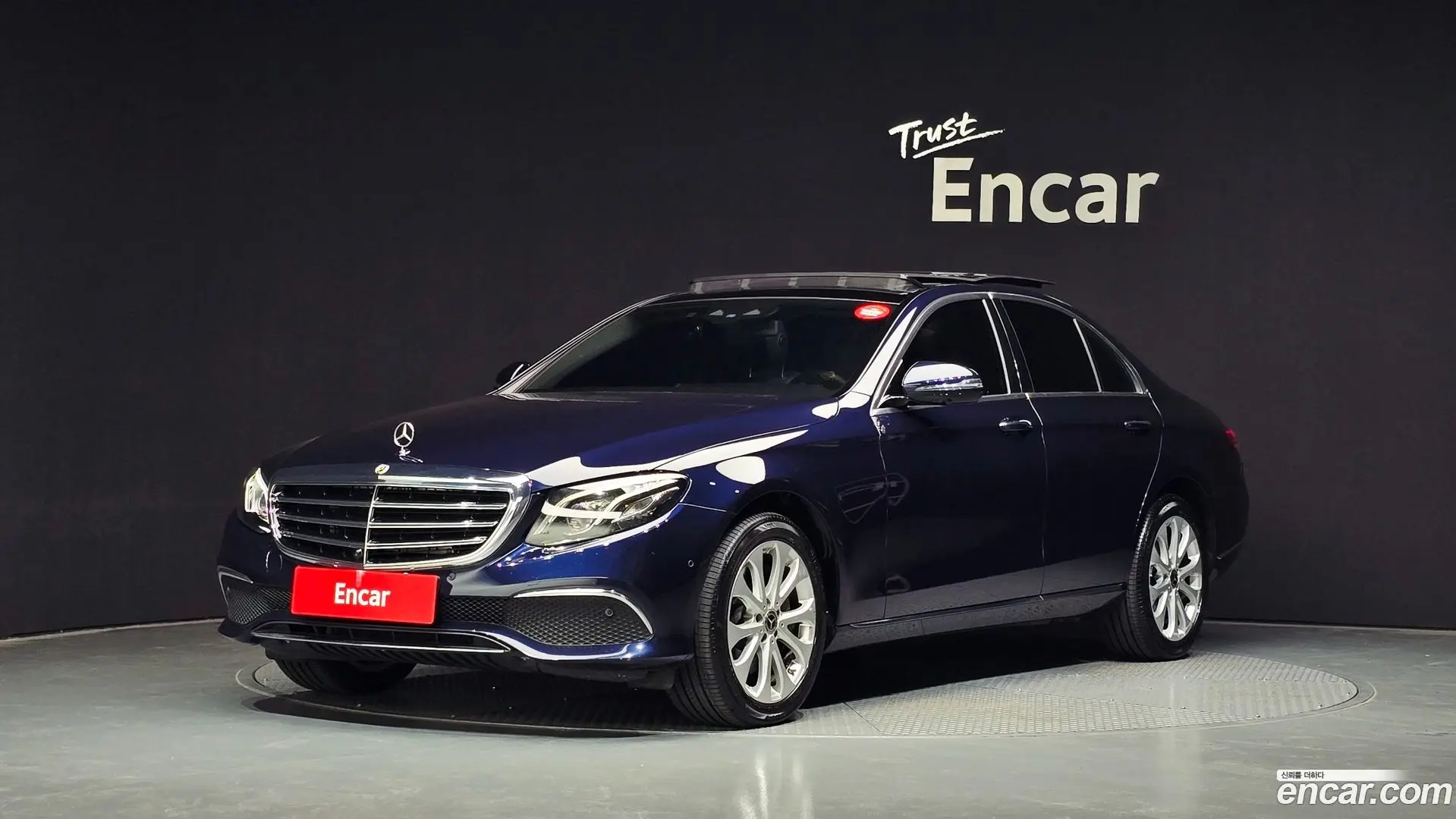 Mercedes-Benz E-Class E300 4MATIC Exclusive 2016