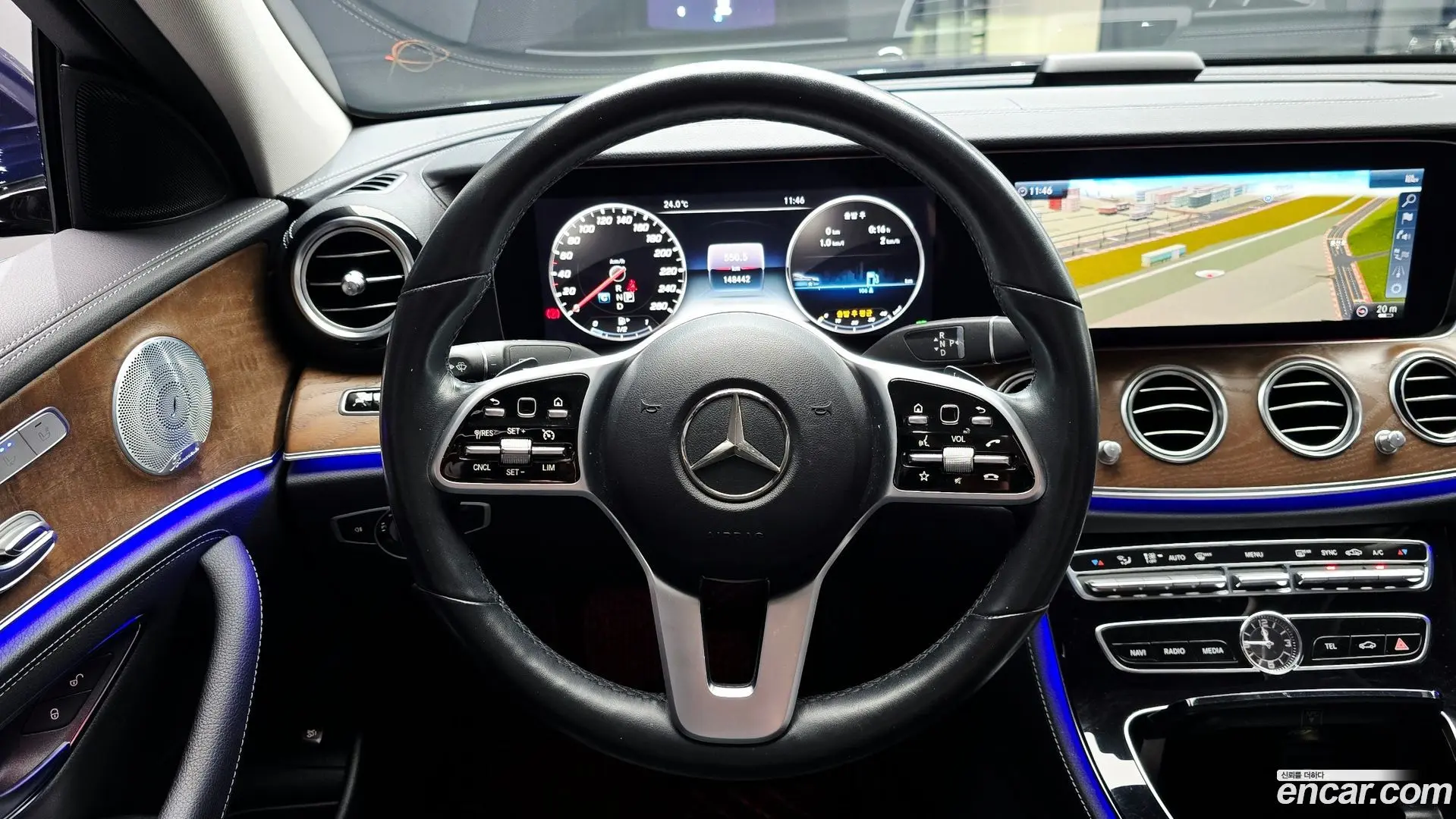 Mercedes-Benz E-Class E300 4MATIC Exclusive 2016