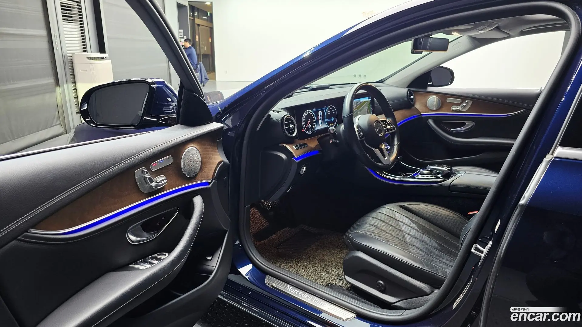 Mercedes-Benz E-Class E300 4MATIC Exclusive 2016