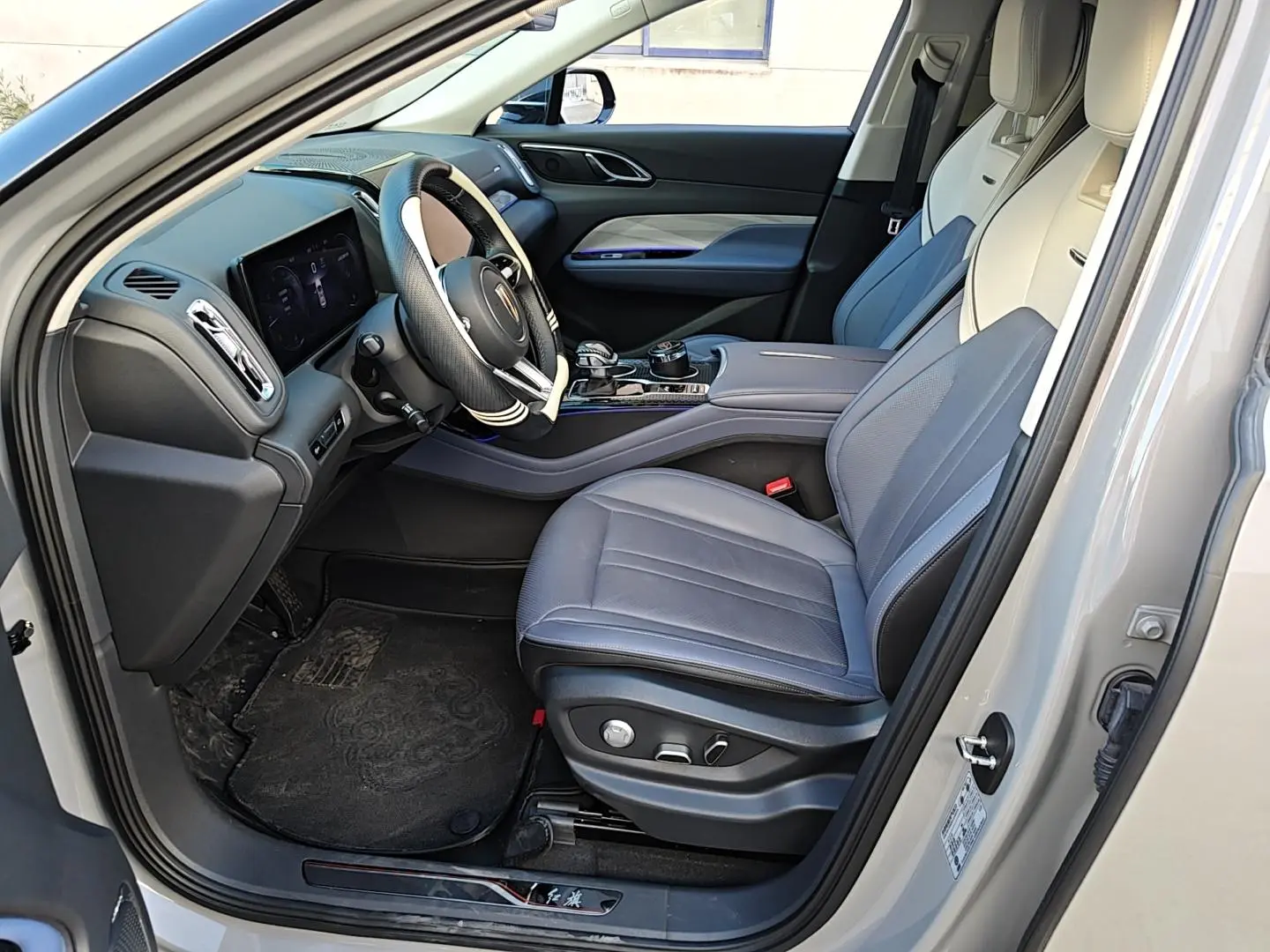 Hongqi HS3 2023 2.0T 4WD