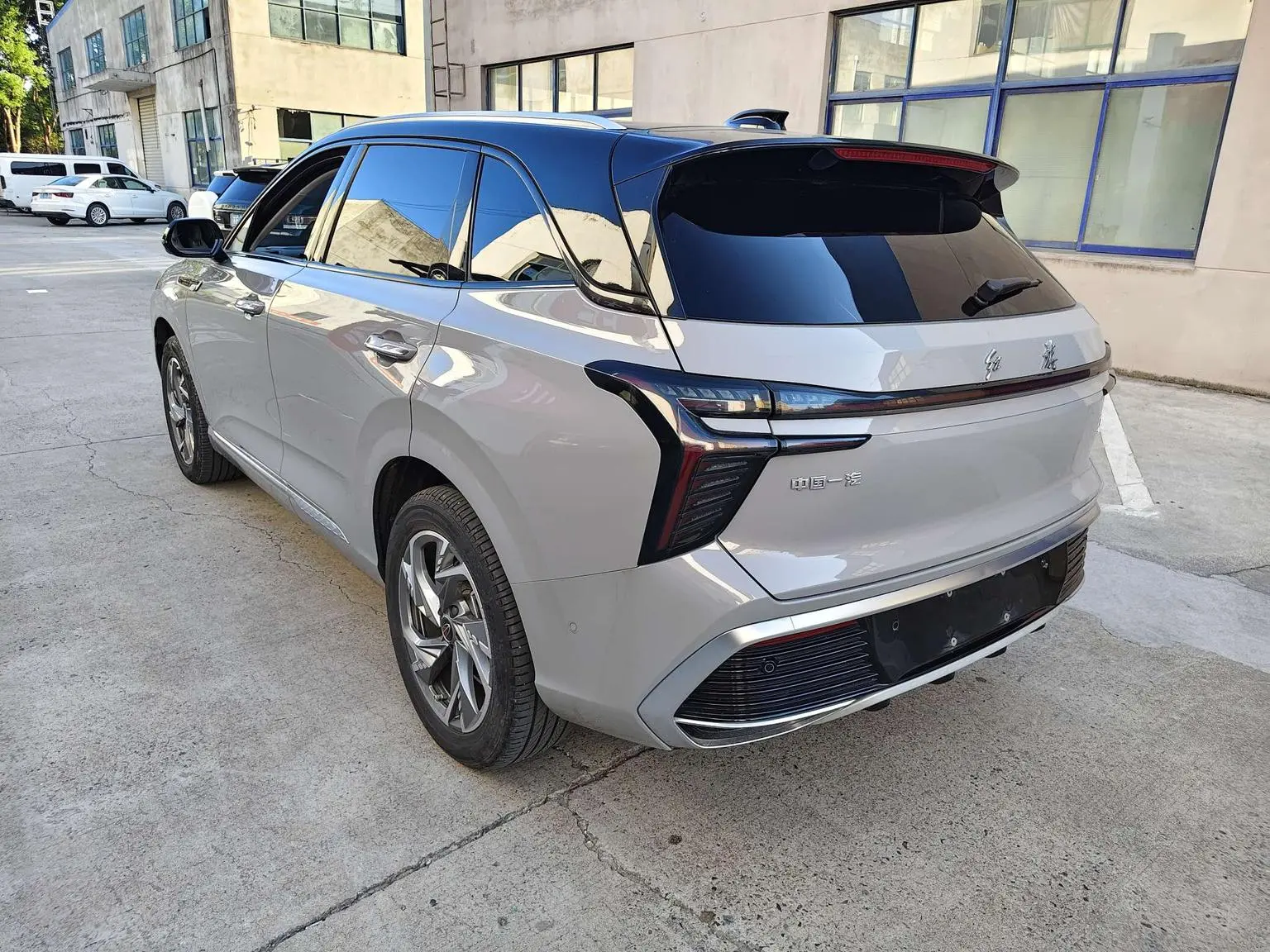 Hongqi HS3 2023 2.0T 4WD