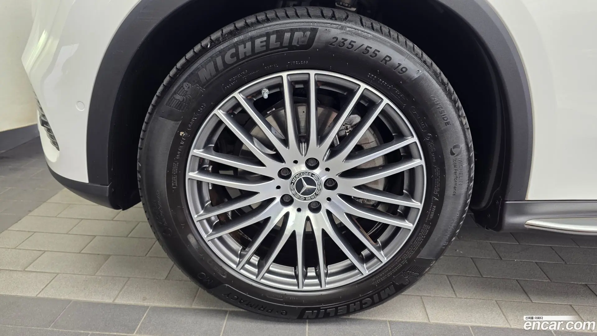 Mercedes-Benz GLC-Class GLC300 4MATIC Avnatgarde Coupe