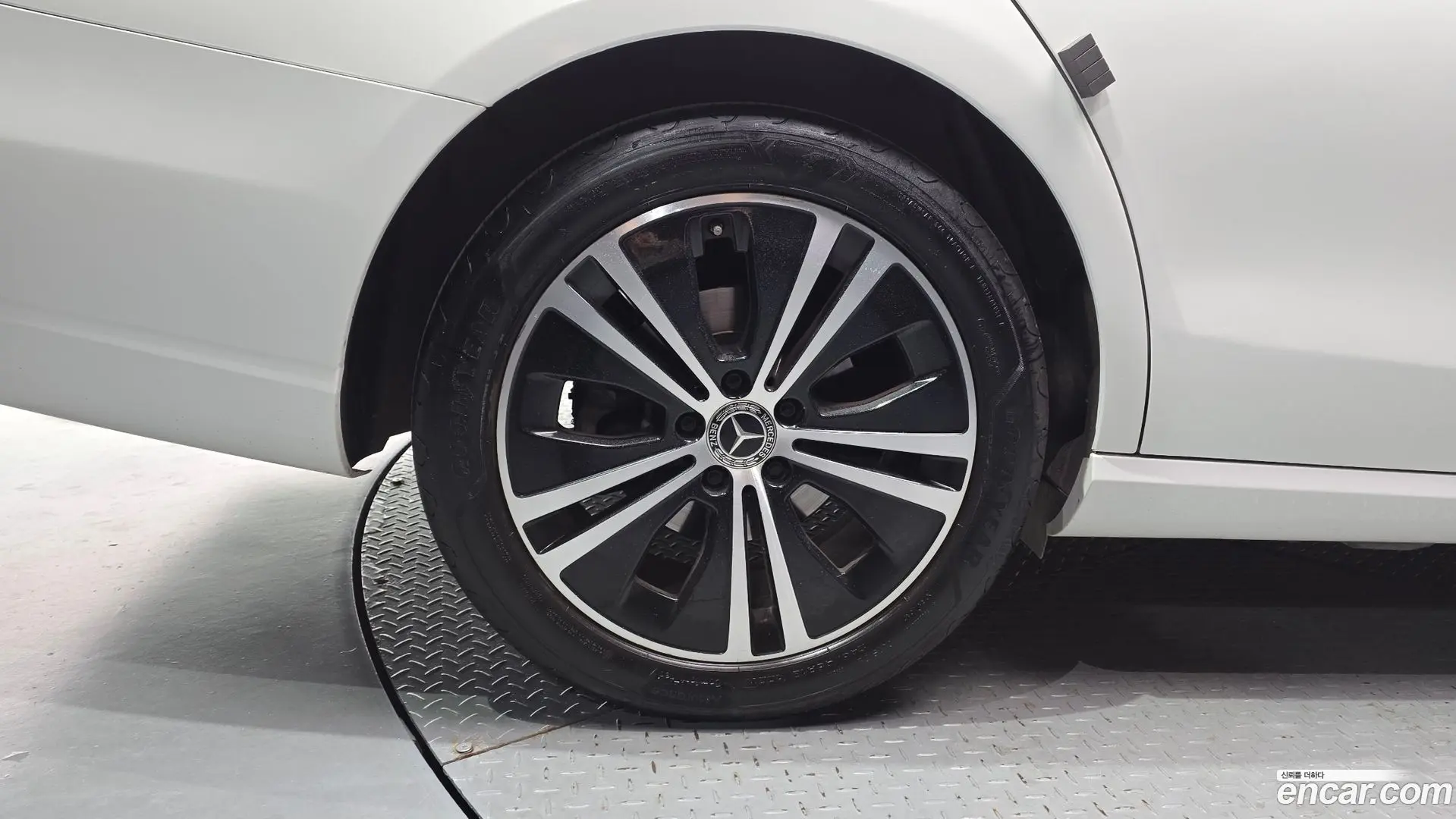 Mercedes-Benz E-Class E250 Avantgarde