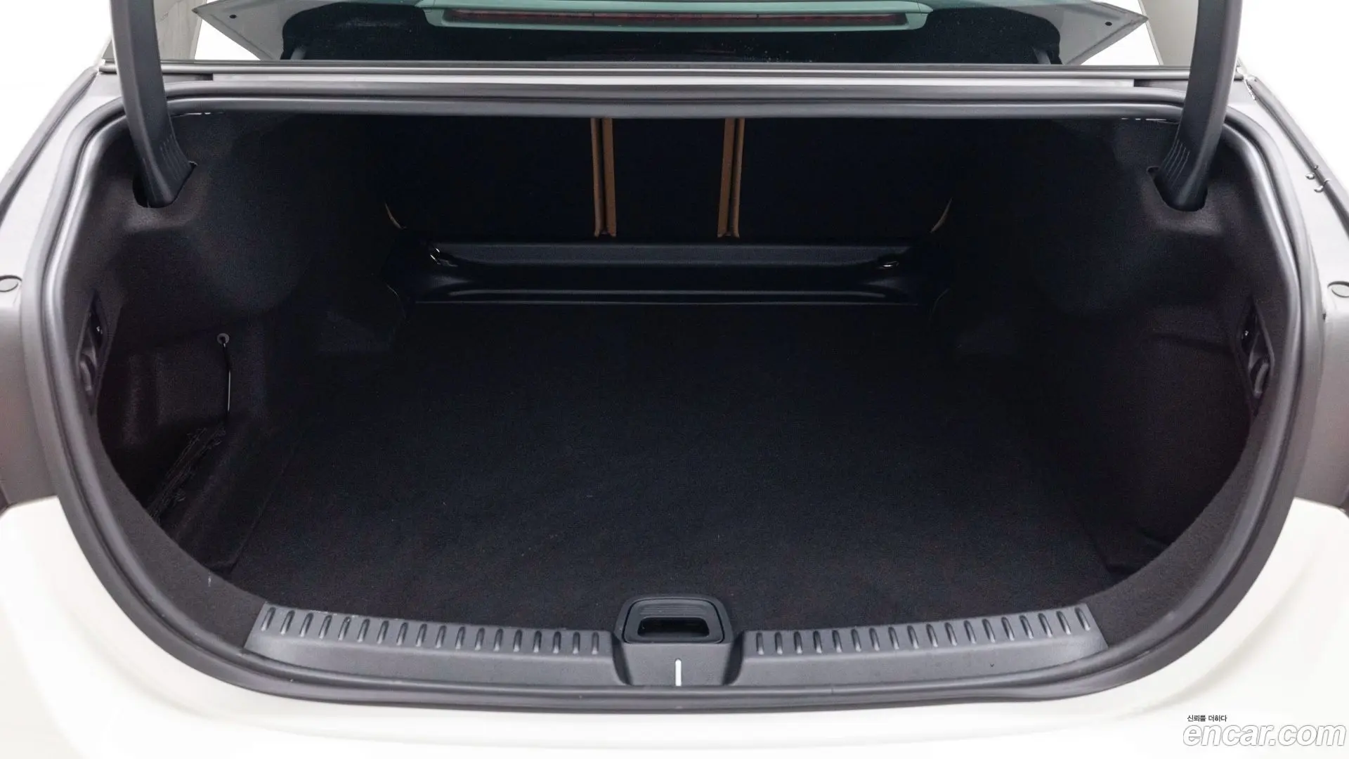 Mercedes-Benz E-Class E200 AMG Line