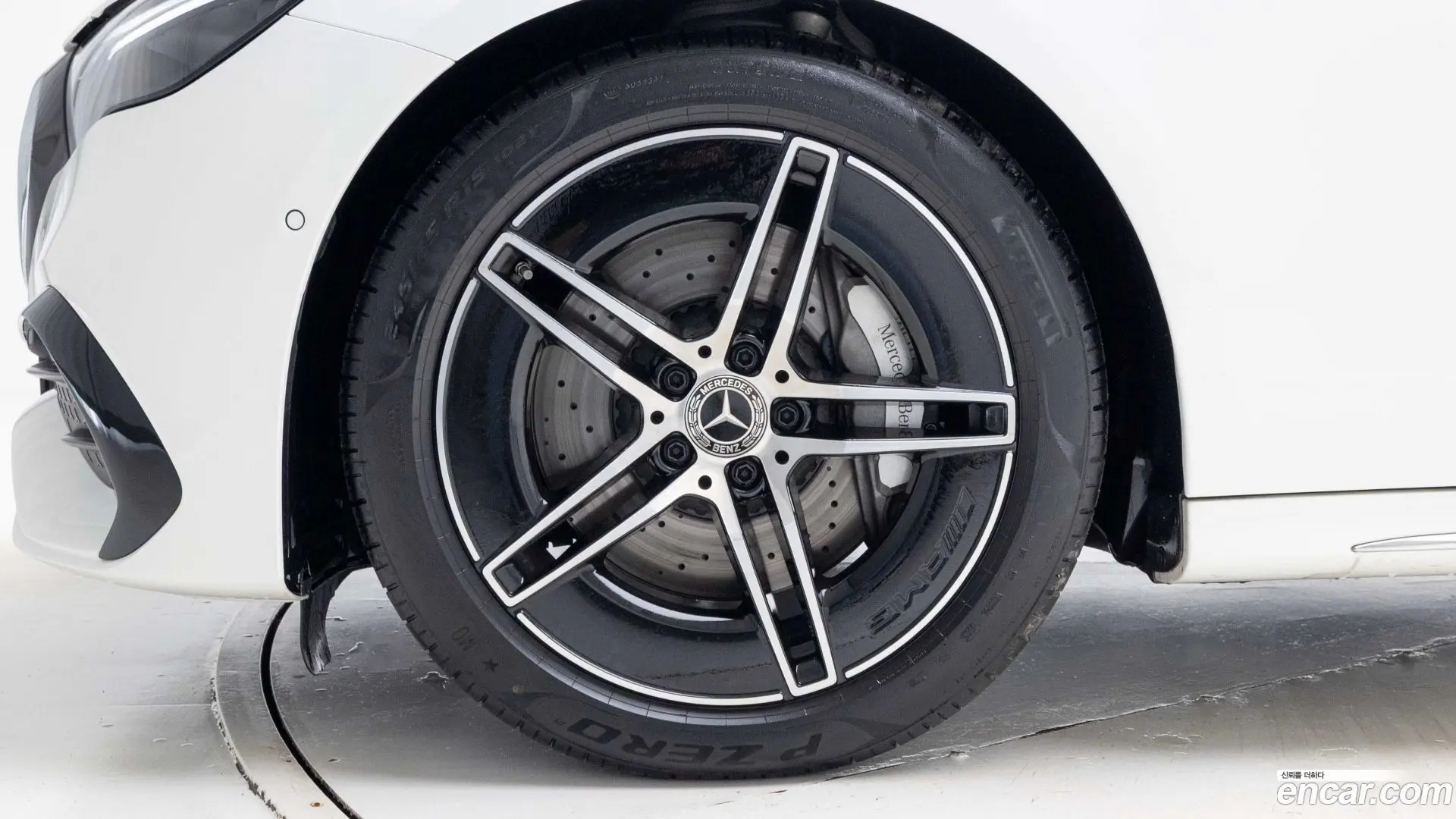 Mercedes-Benz E-Class E200 AMG Line