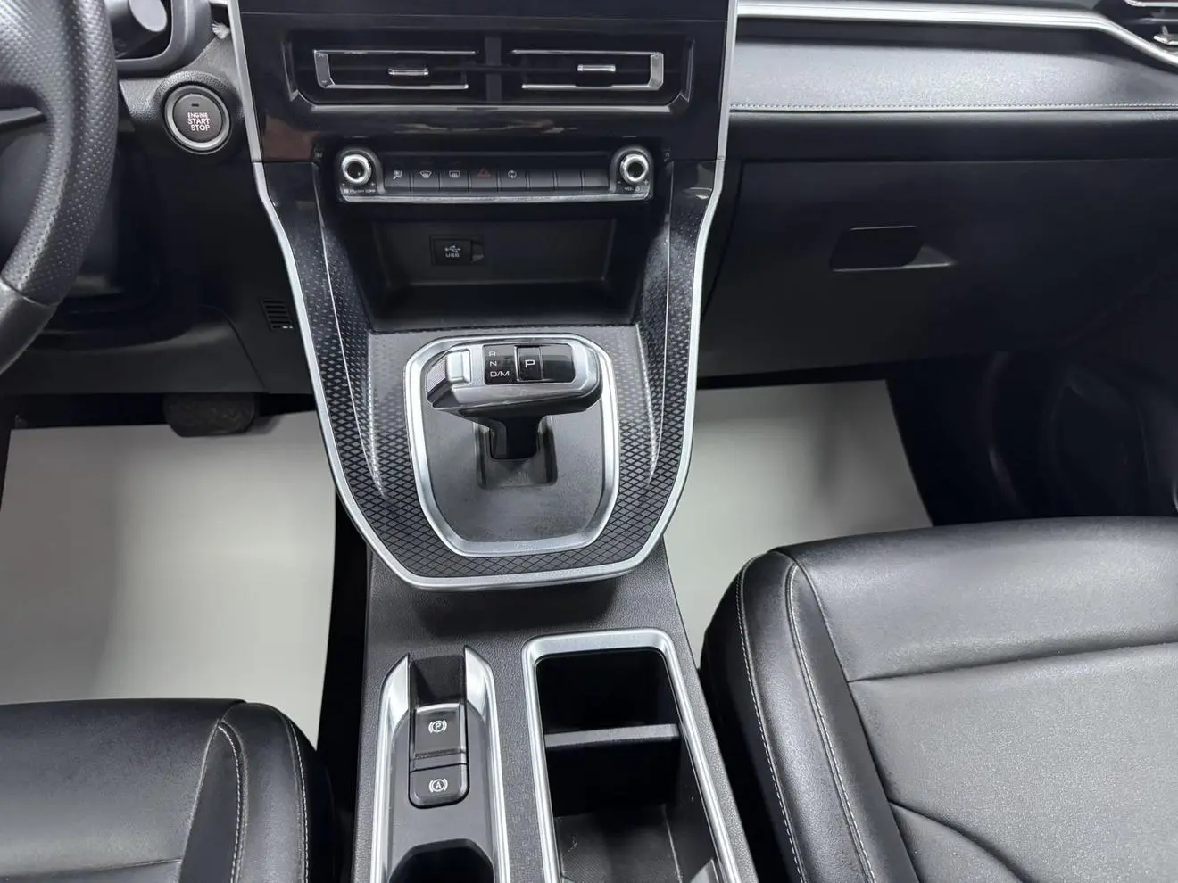 Haval M6 2023 PLUS 1.5T DCT Smart Connected