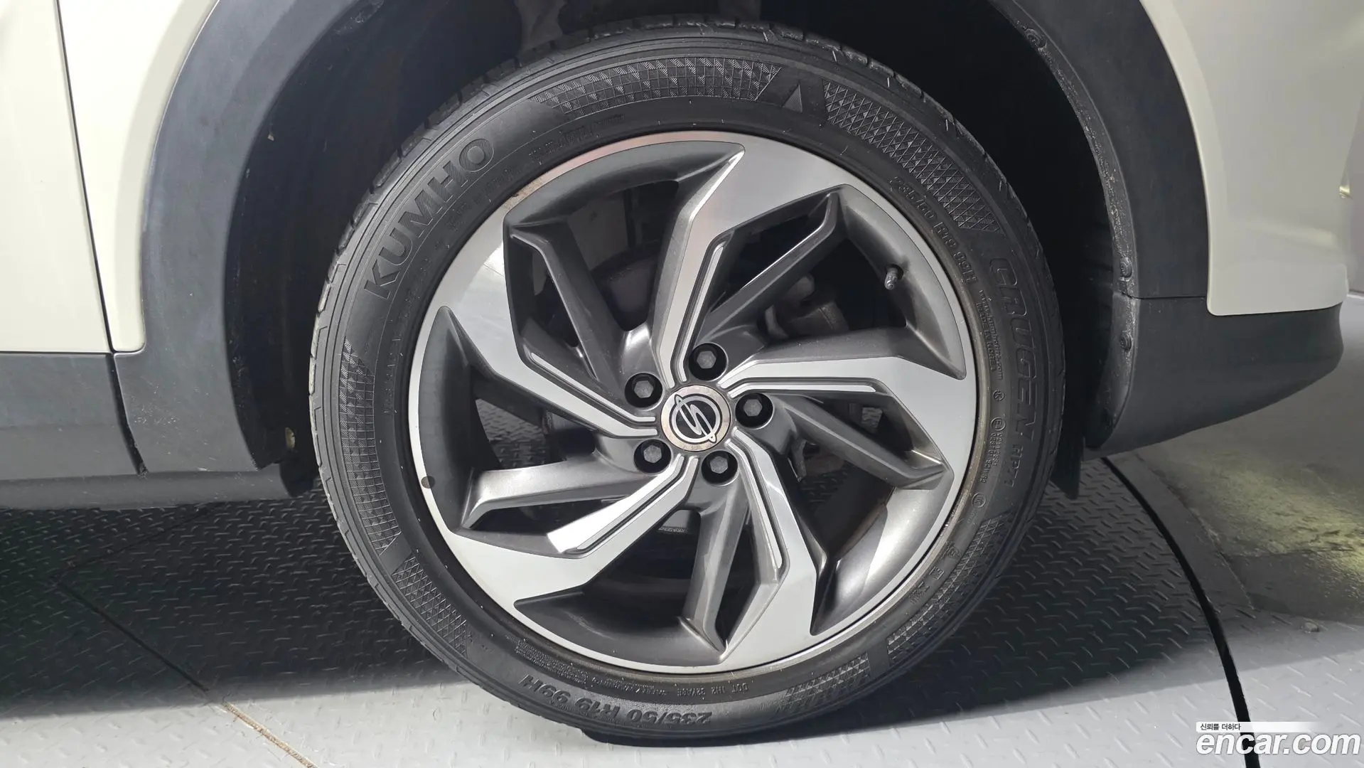 KG Mobility KORANDO Gasoline 1.5 2WD C7