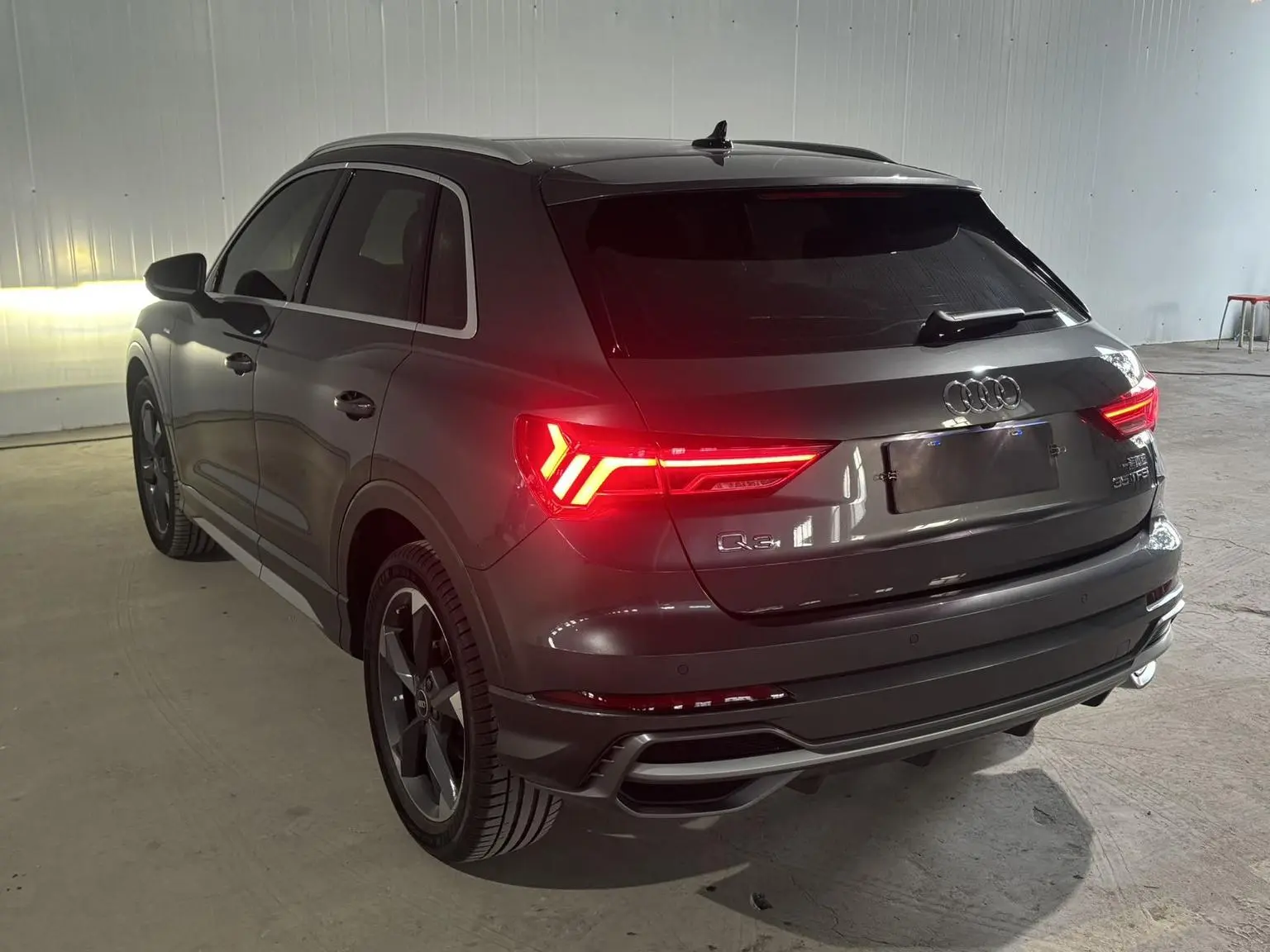Audi Q3 2022 35 TFSI Dynamic Fashion