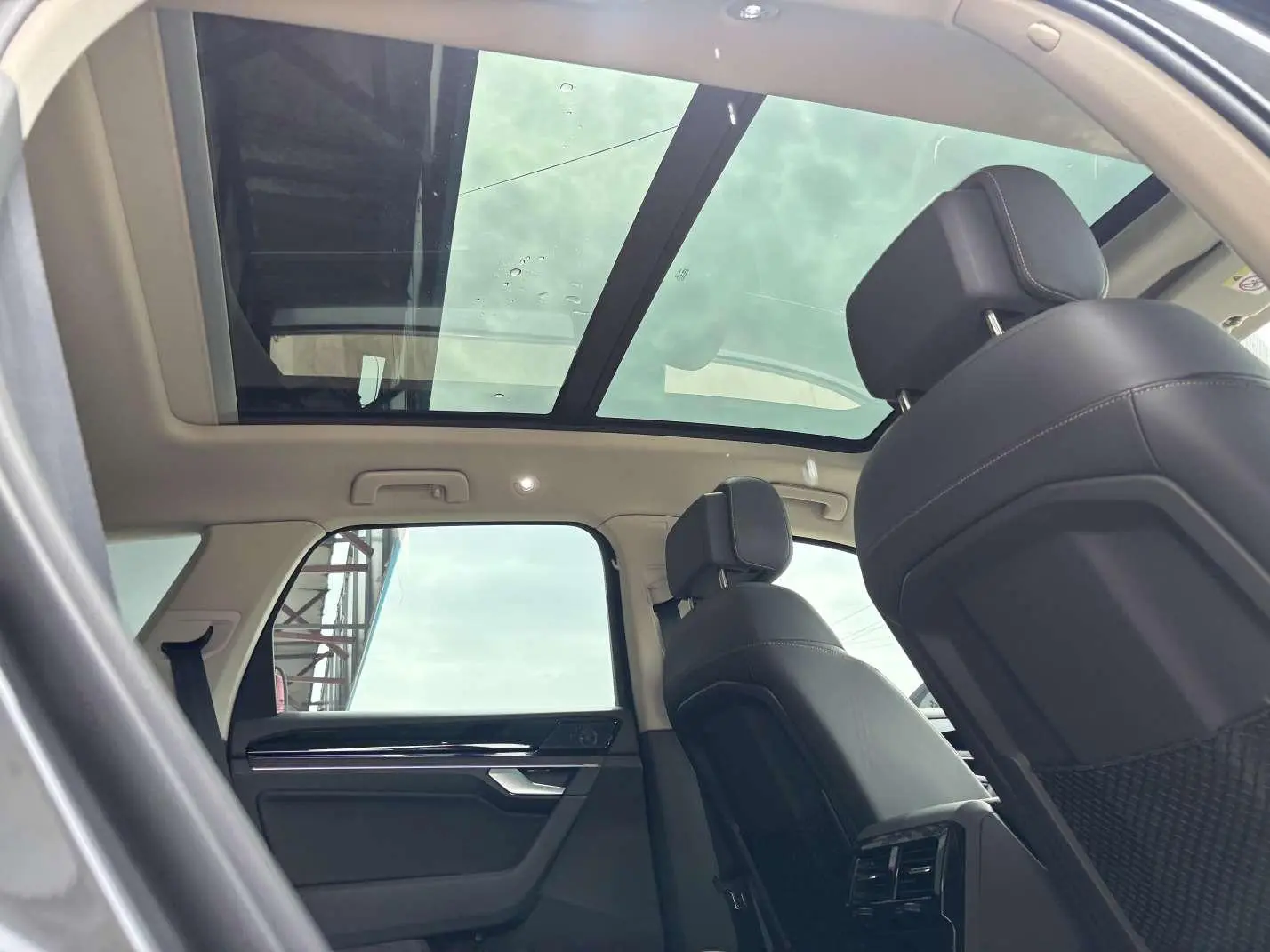 Volkswagen Touareg 2022 3.0TSI Sharp Sport Package