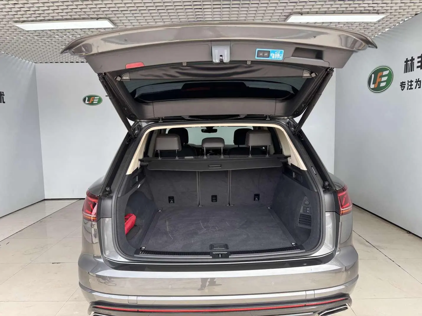 Volkswagen Touareg 2022 3.0TSI Sharp Sport Package
