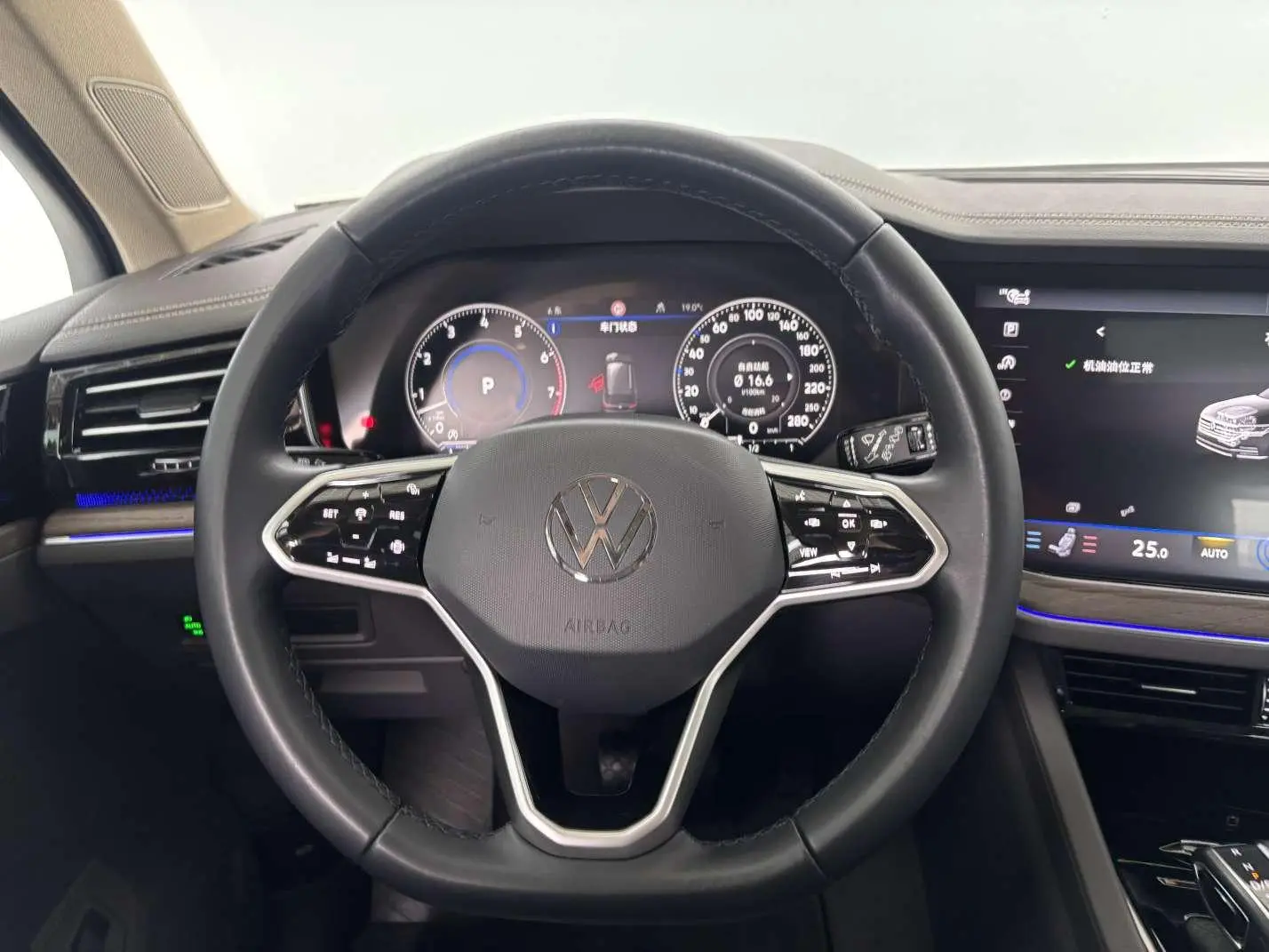 Volkswagen Touareg 2022 3.0TSI Sharp Sport Package
